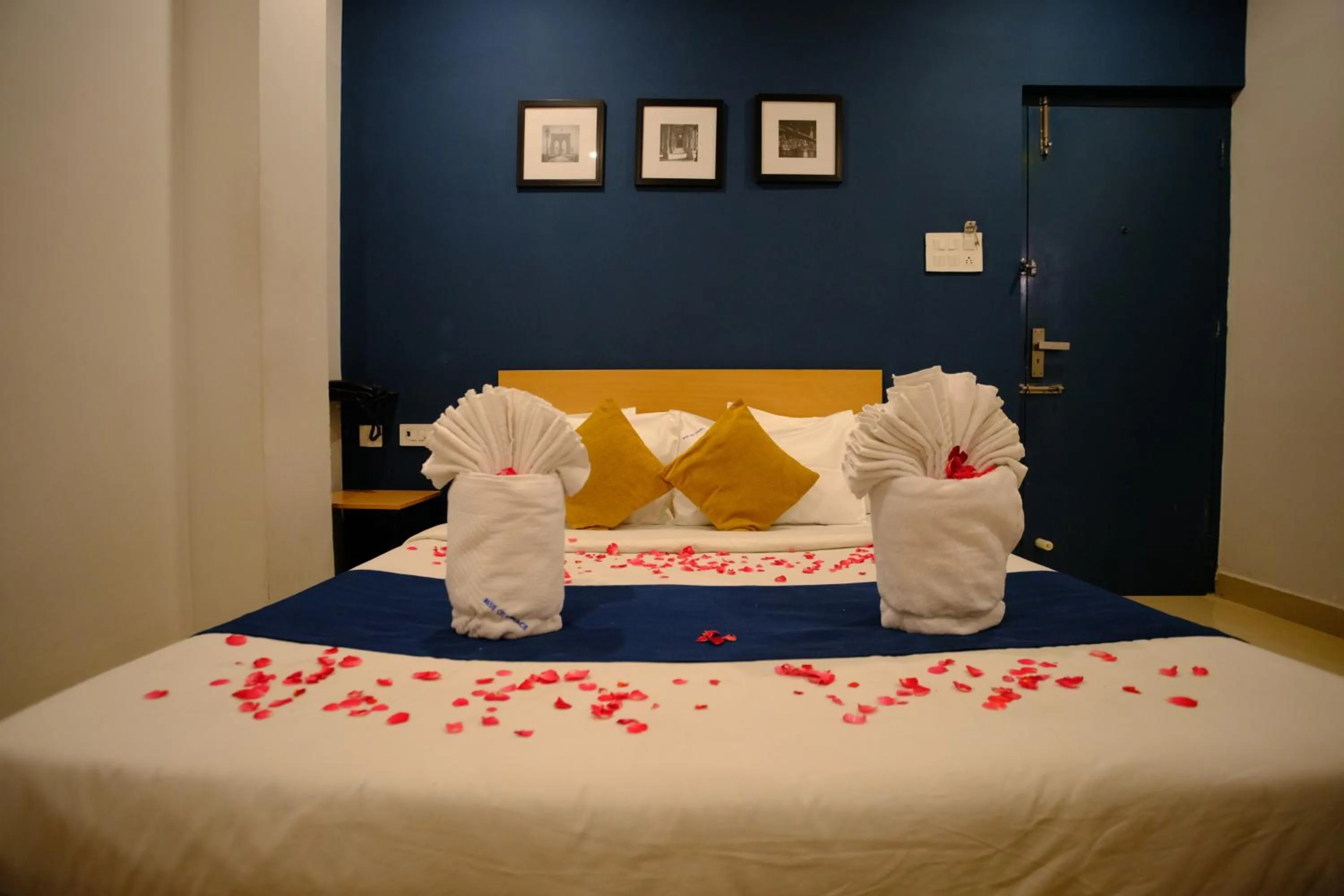 Bed in Blue City Palace - Near Chennai Airport