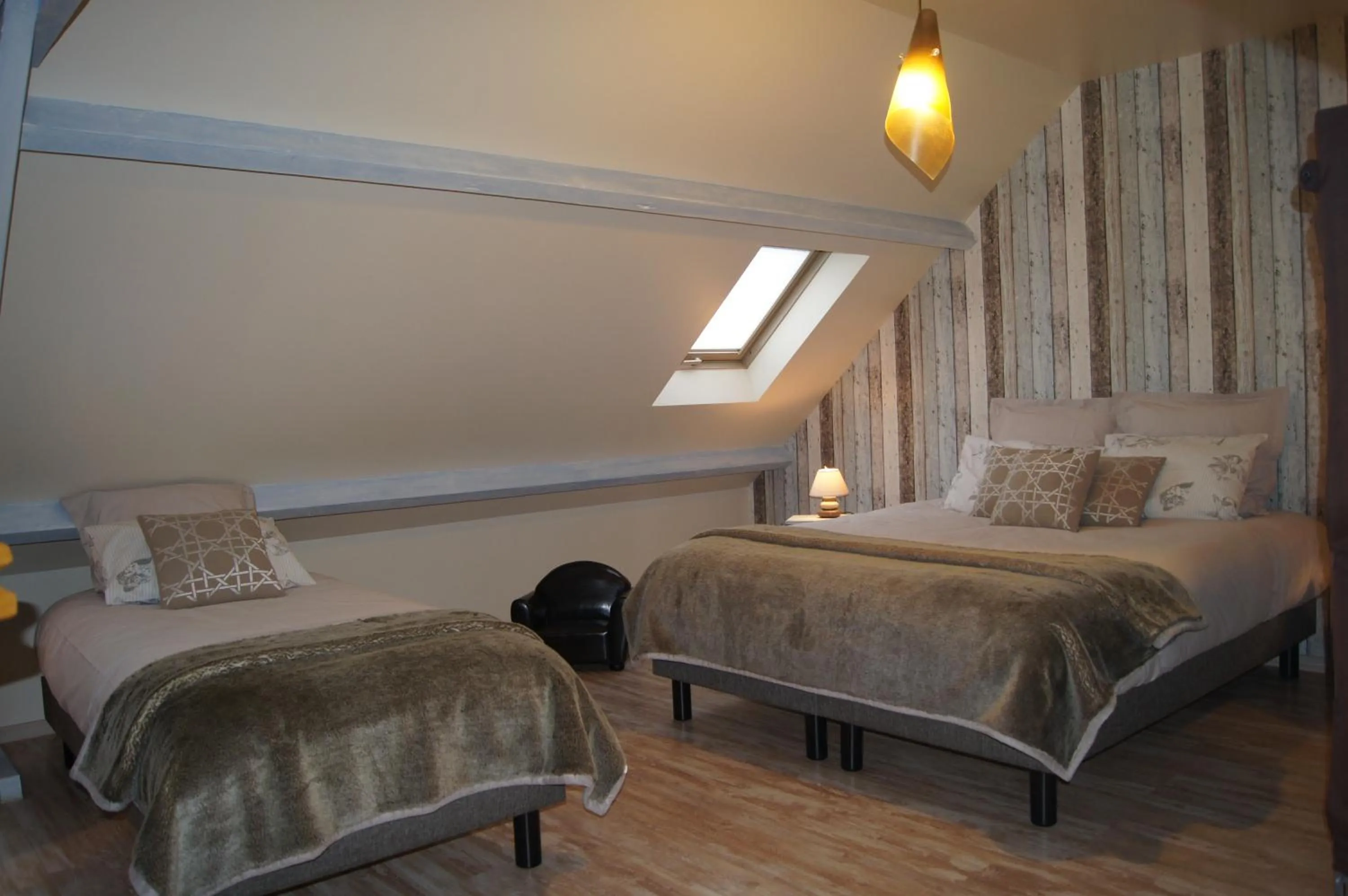 Bedroom, Bed in La Citadine
