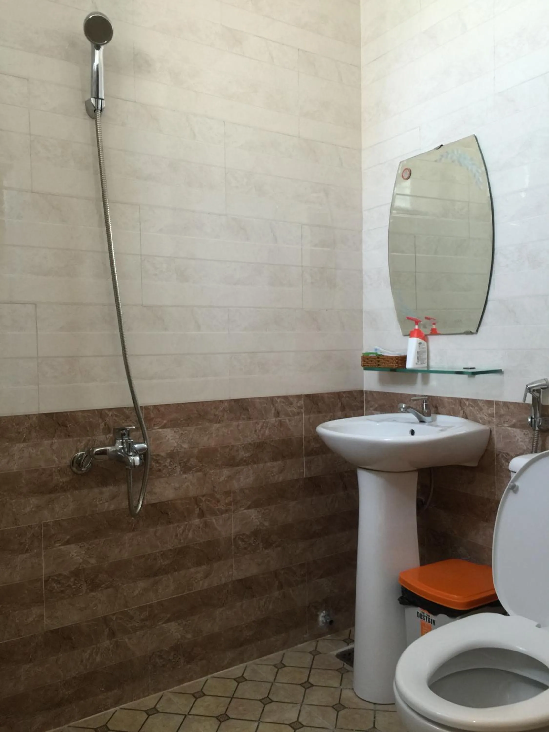 Bathroom in Ngan Giang Guesthouse