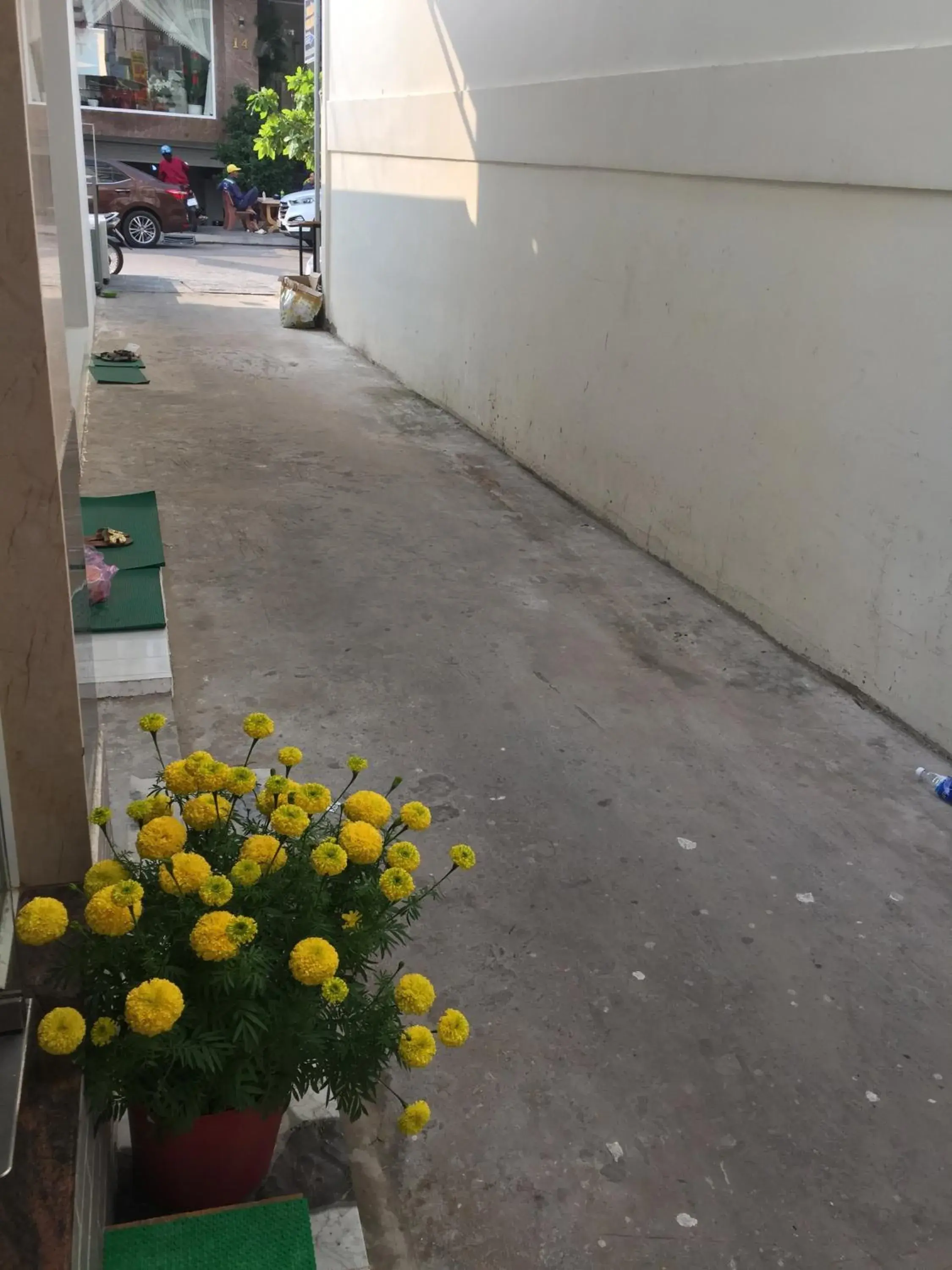 Facade/entrance in Ngan Giang Guesthouse Facade/entrance in Ngan Giang Guesthouse