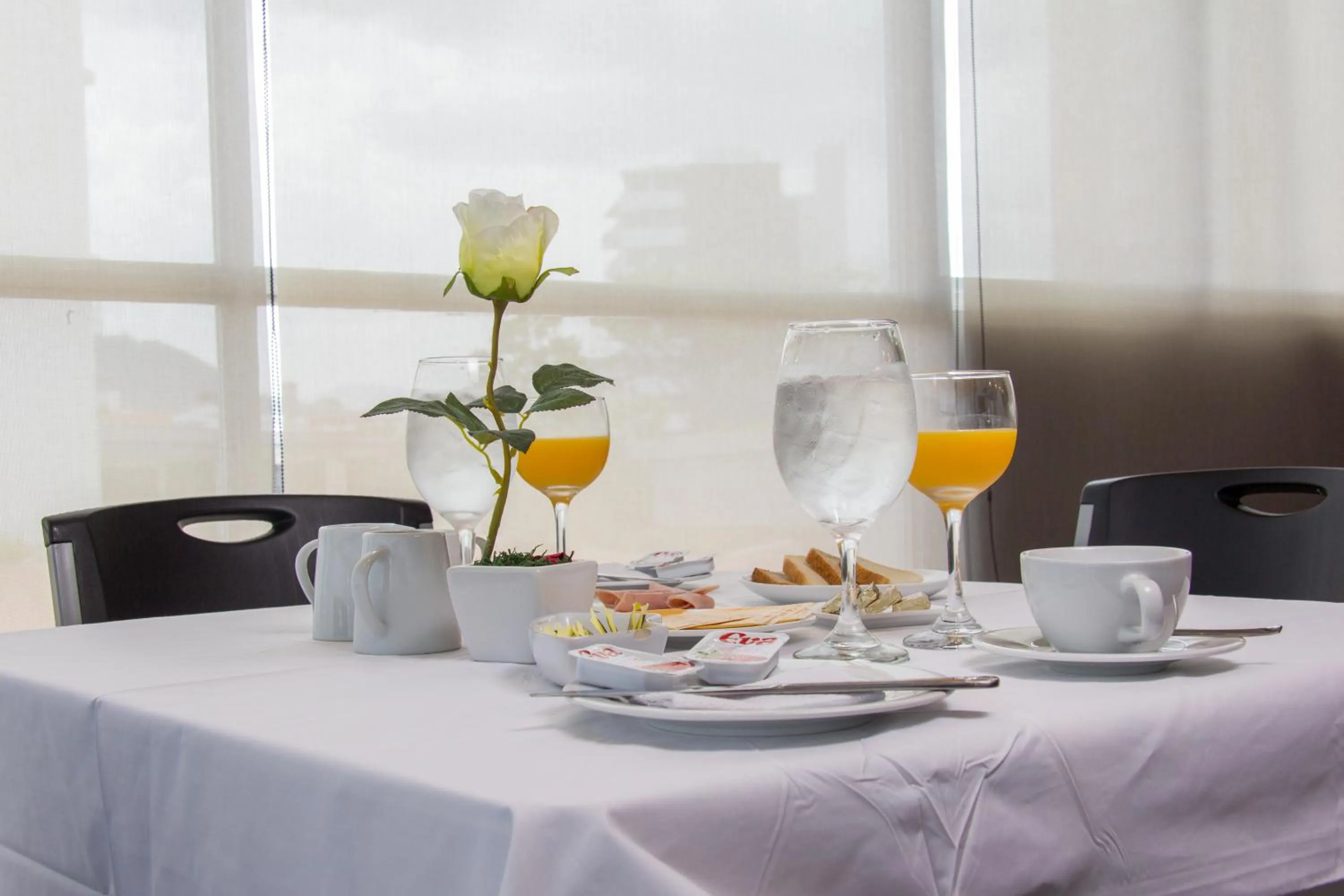 Restaurant/places to eat in Hotel Ojos Del Rio