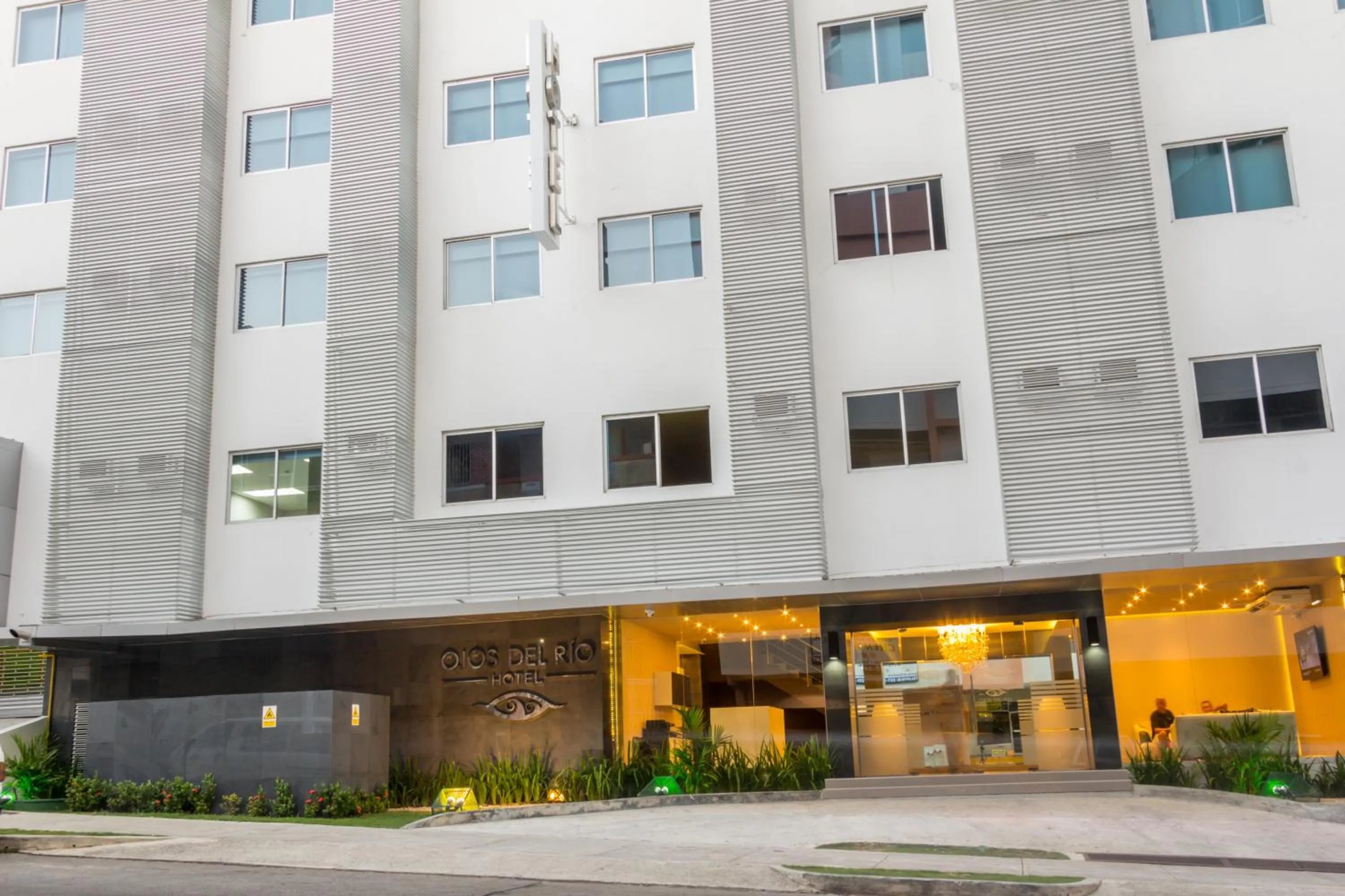 Facade/entrance in Hotel Ojos Del Rio