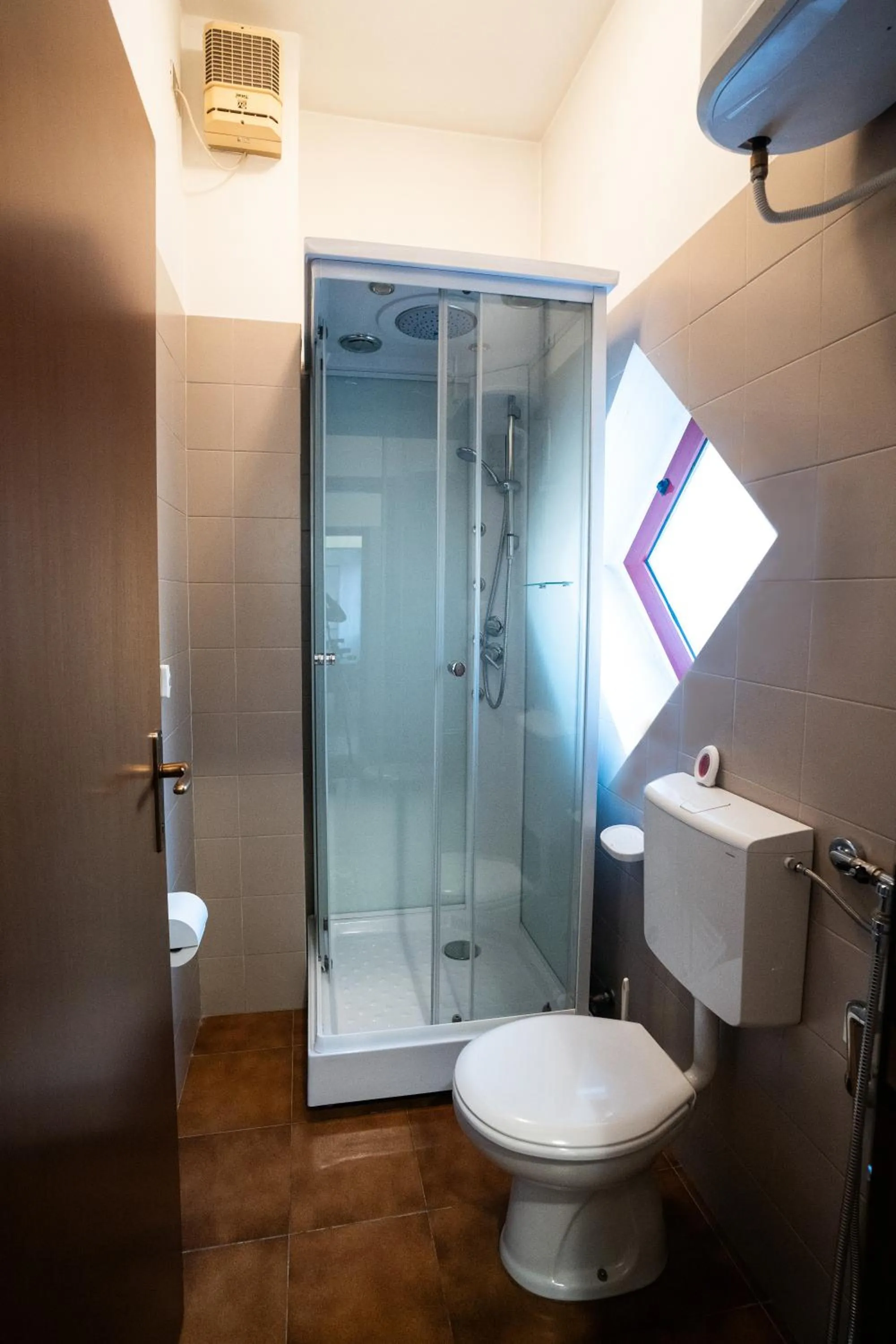 Shower in Loft 6