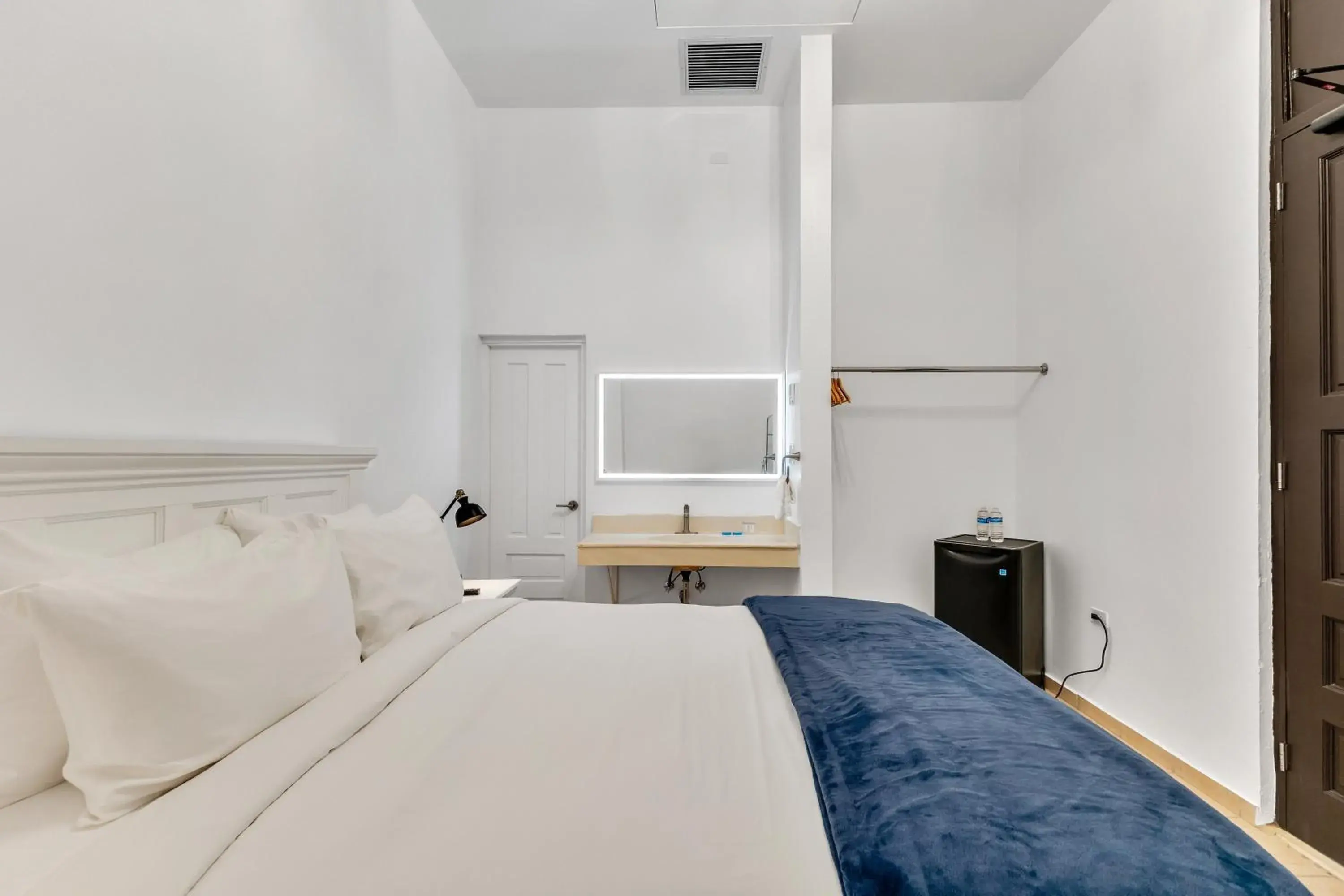 Budget Double Room in Armas Hotel Budget Double Room in Armas Hotel