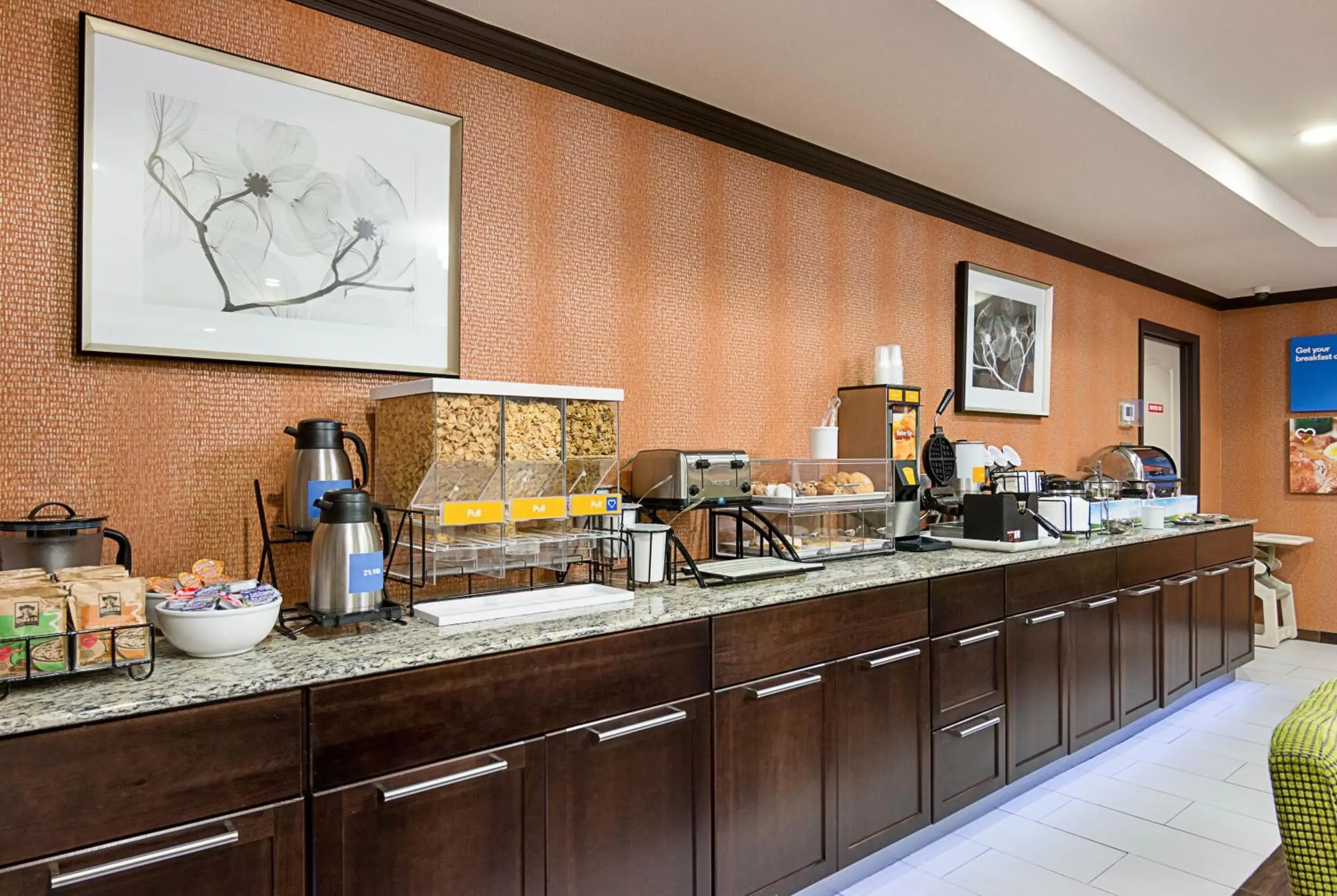 Breakfast in Comfort Inn Camden Breakfast in Comfort Inn Camden