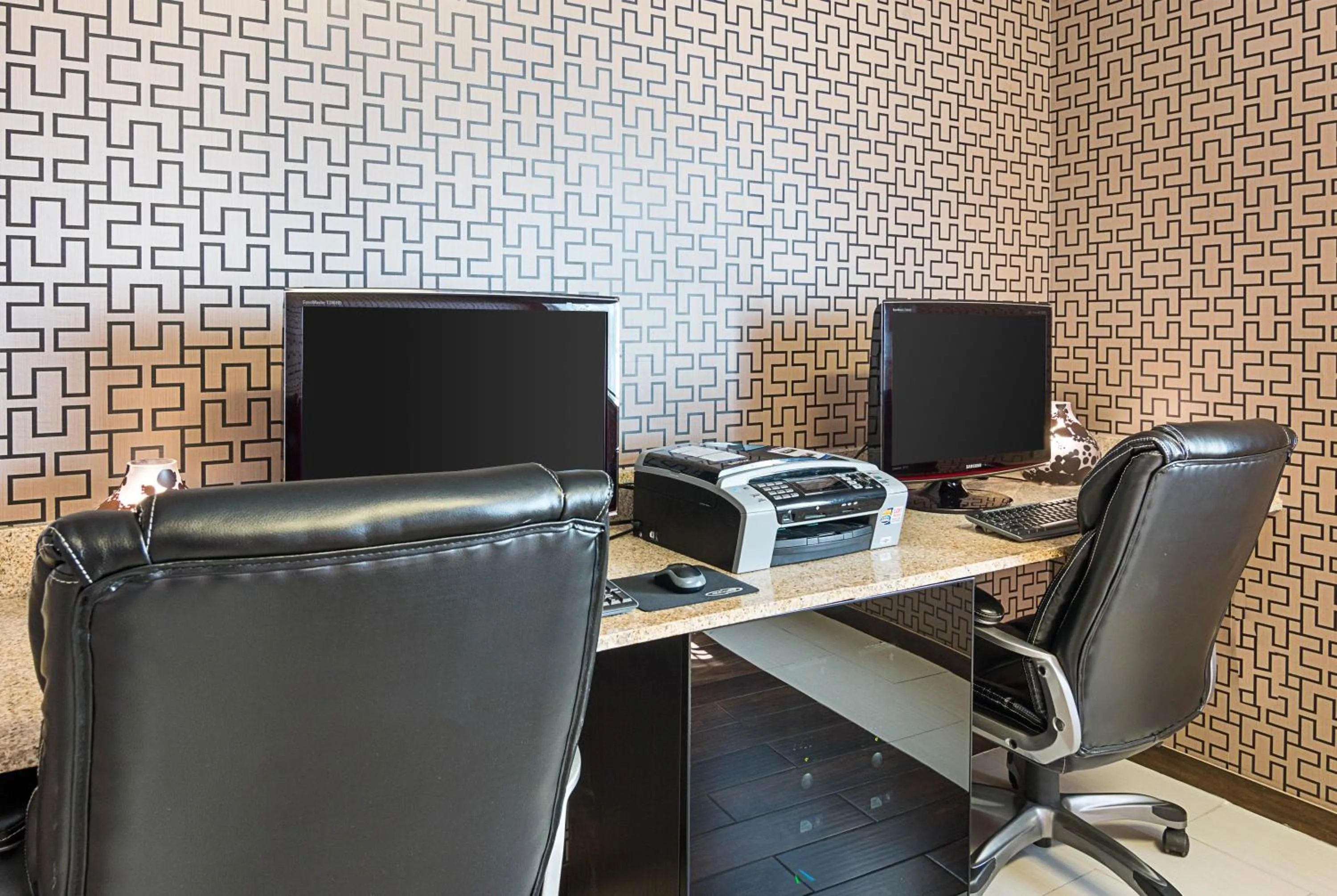 Business facilities in Comfort Inn Camden