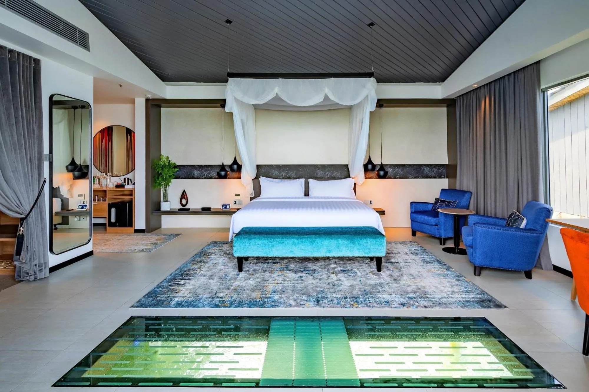 Photo of the whole room, Bed in Aston Anyer Beach Hotel