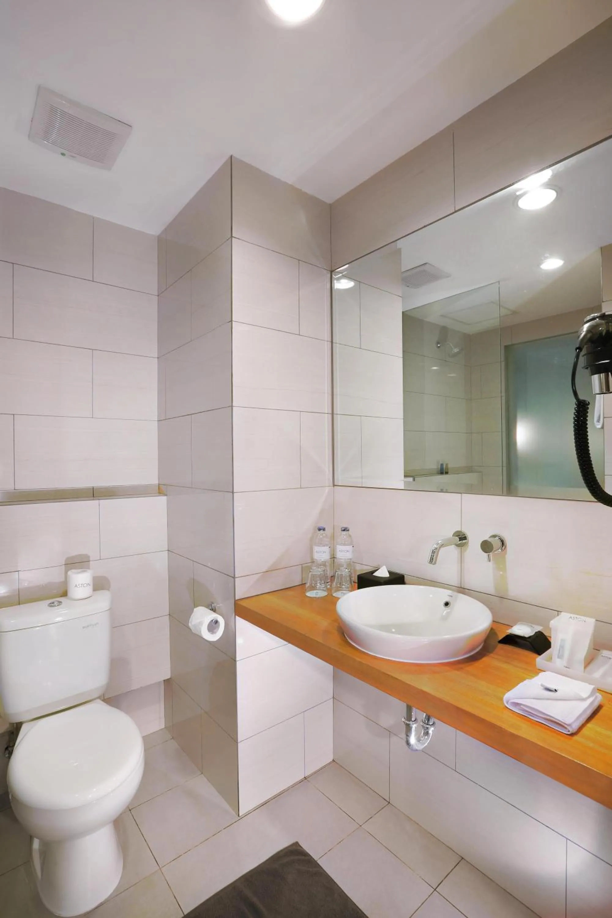 Bathroom in Aston Anyer Beach Hotel