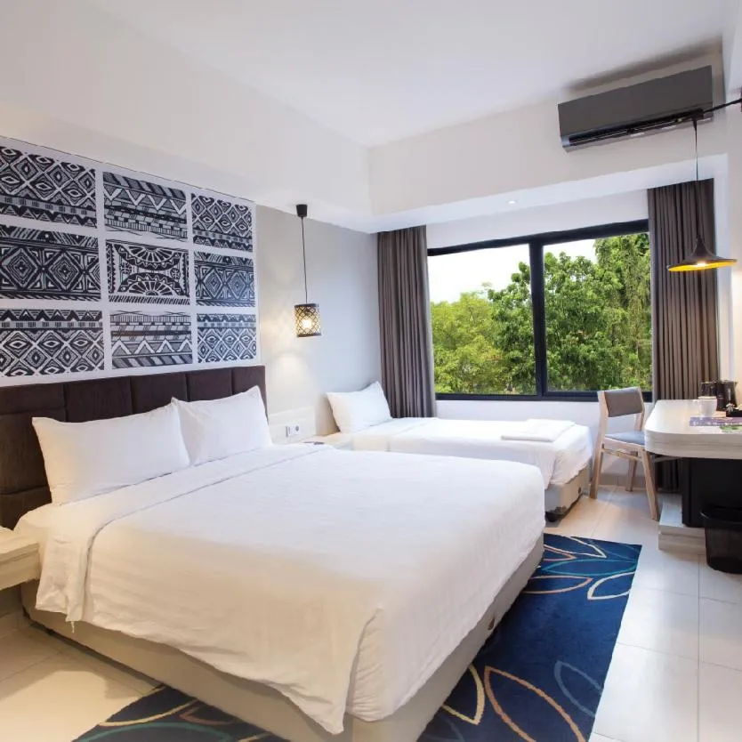 Bedroom, Bed in Aston Anyer Beach Hotel