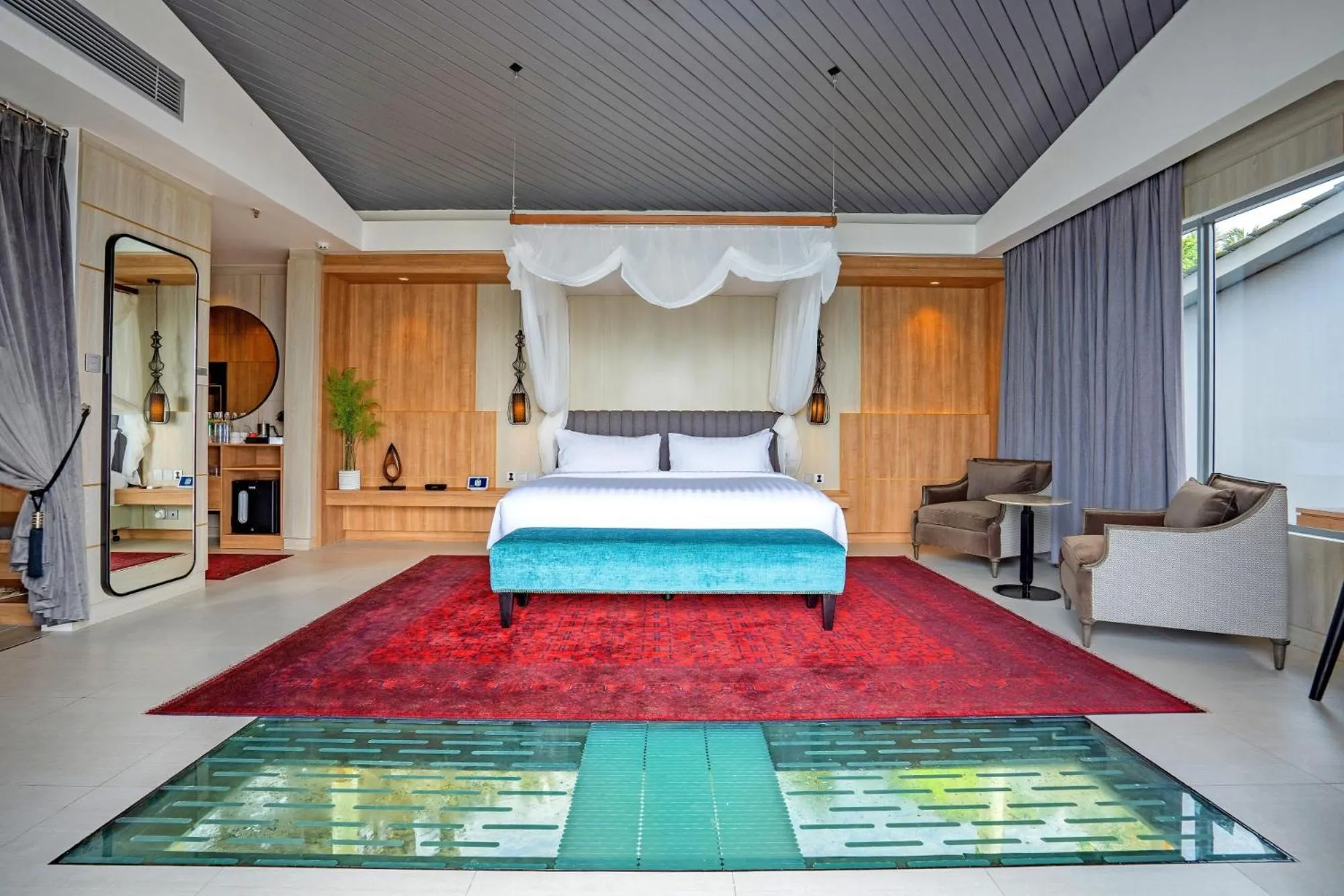 Bedroom, Bed in Aston Anyer Beach Hotel