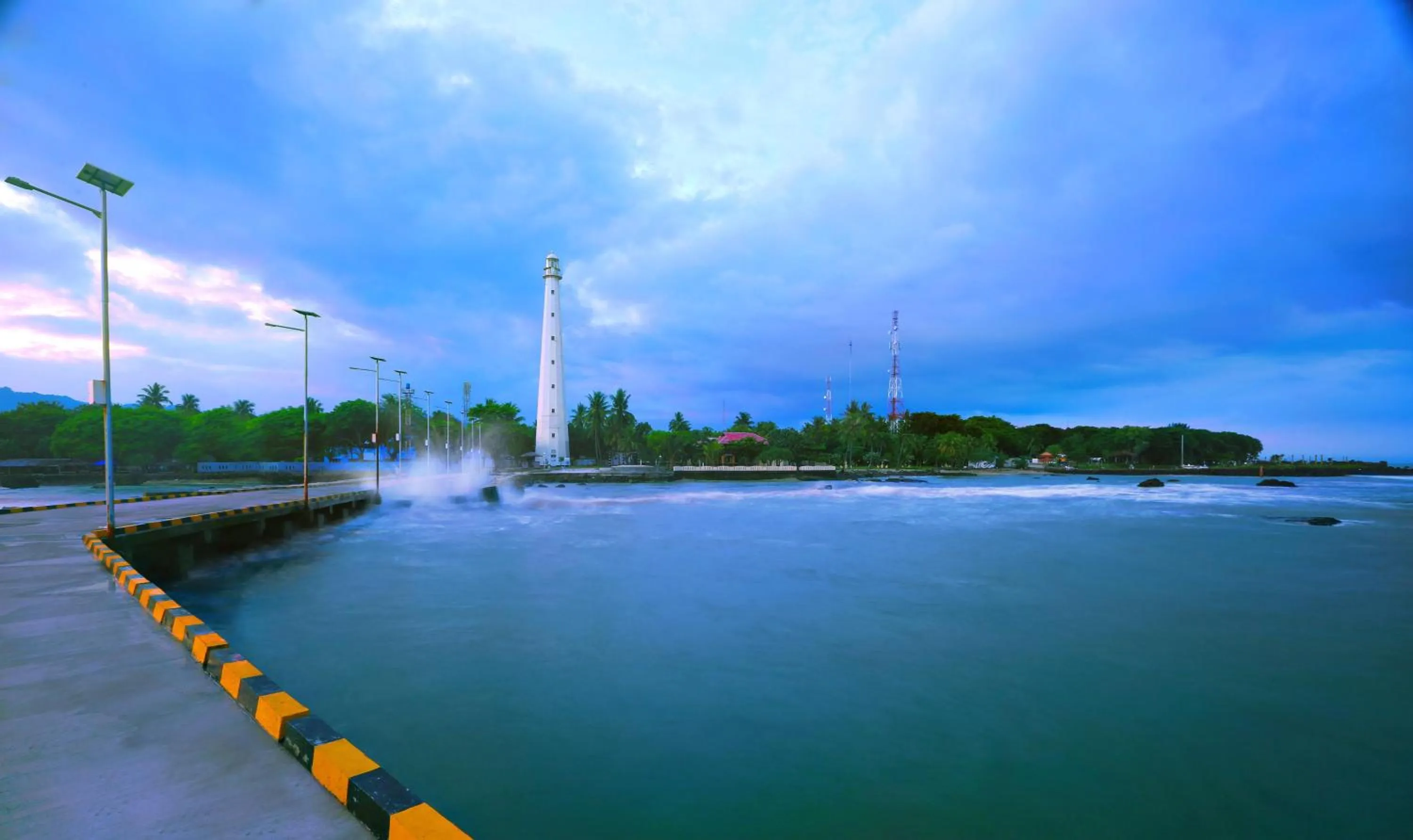 Area and facilities in Aston Anyer Beach Hotel