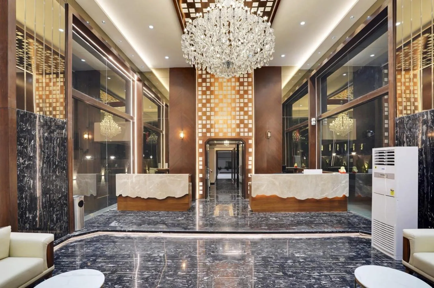 Lobby or reception in Hotel Everest Regency Pune