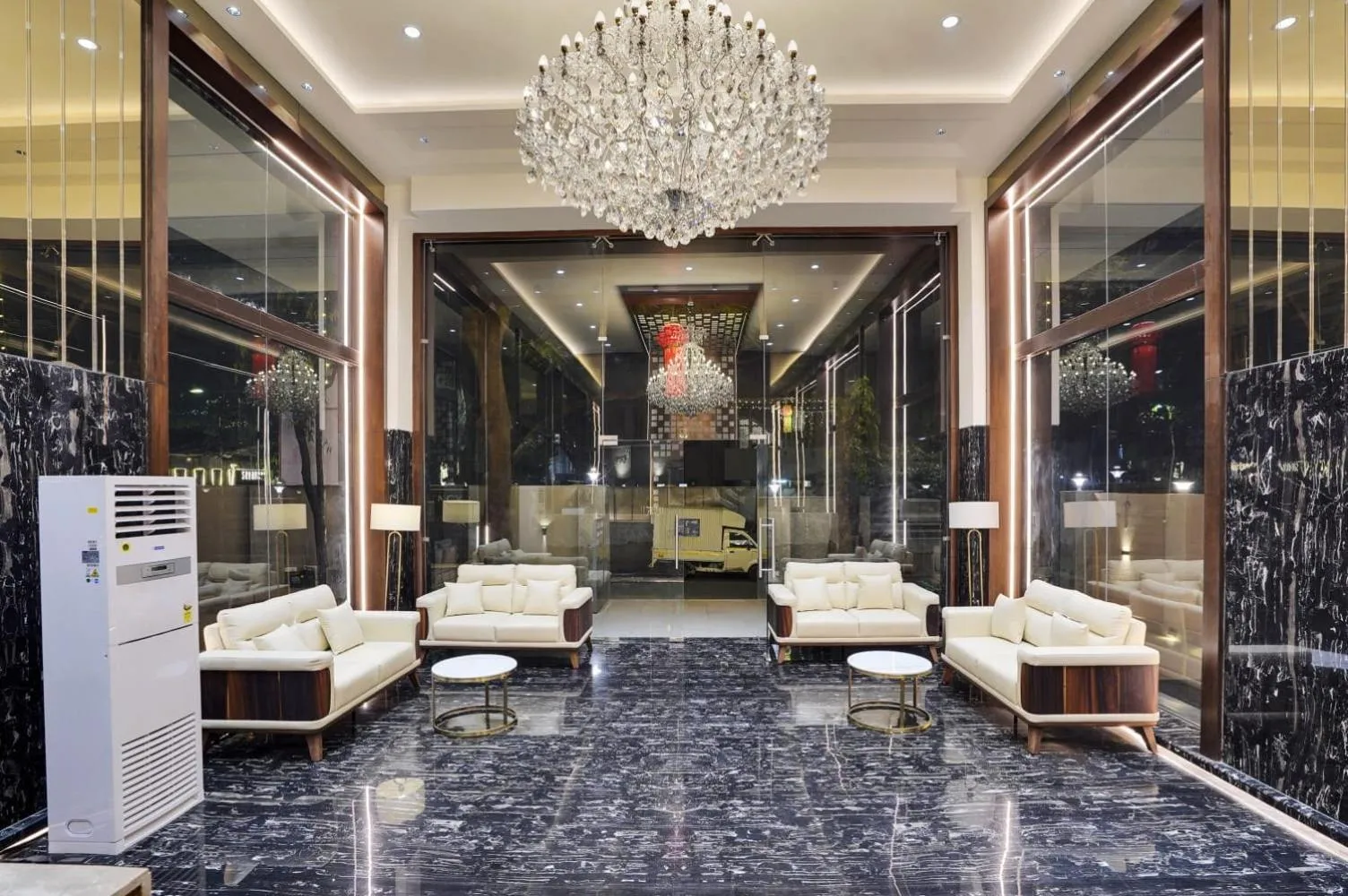 Lobby or reception in Hotel Everest Regency Pune