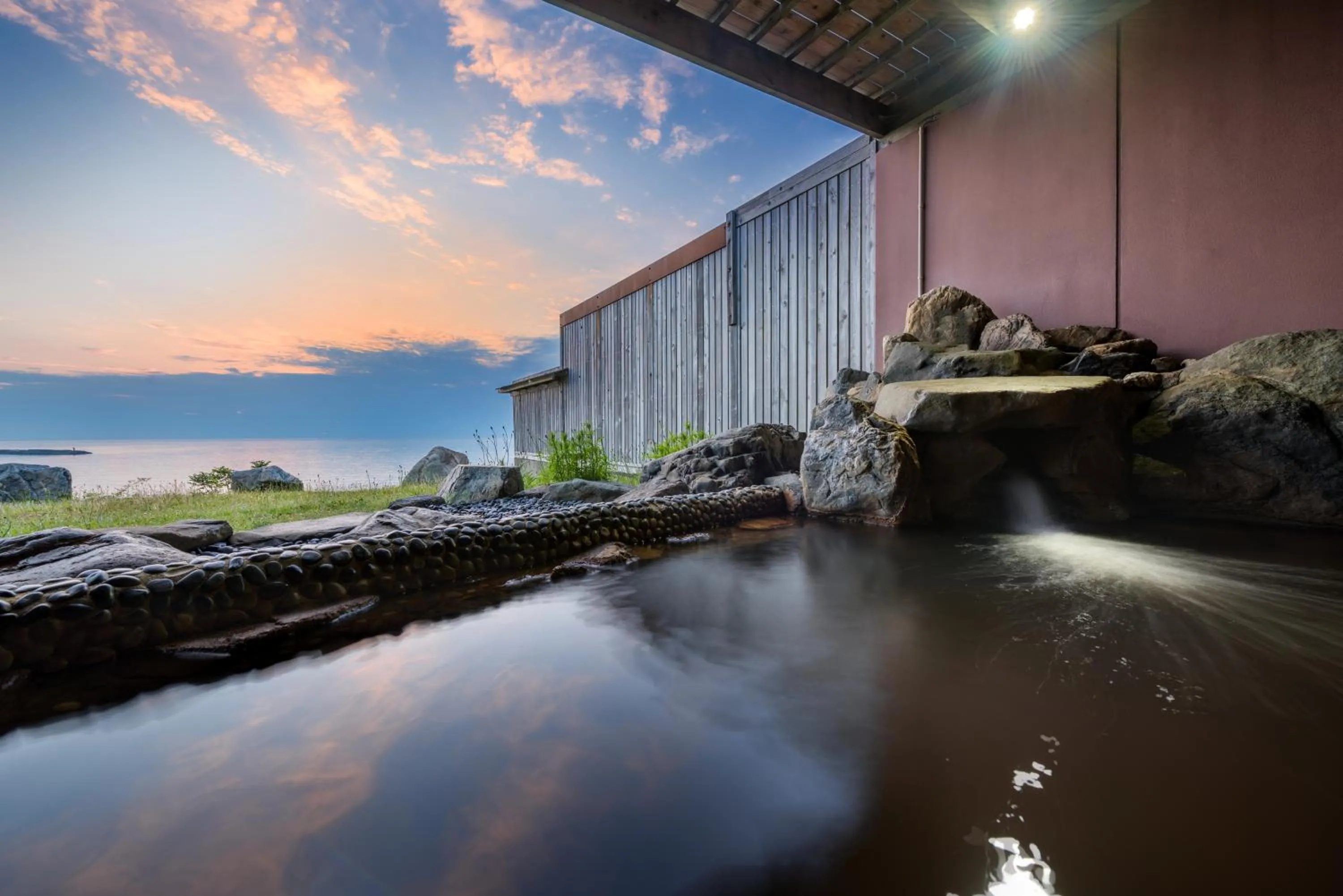 Hot Spring Bath in Hotel Grand Mer Sankaiso