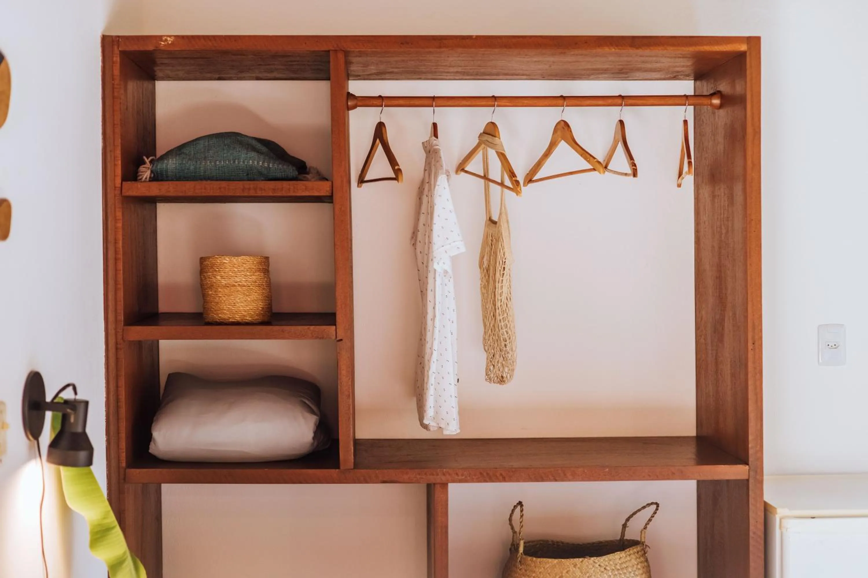 wardrobe in Pousada Vila das Pedras