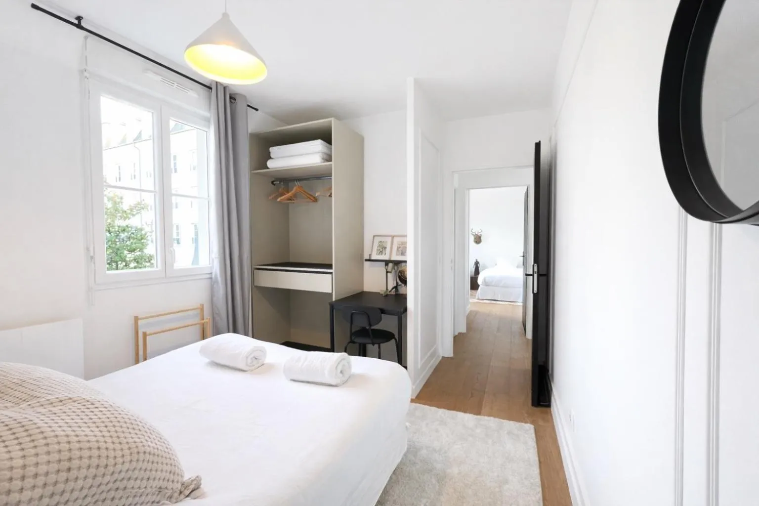 Bedroom, Bed in Lifestyle Disneyland Paris 8 PAX