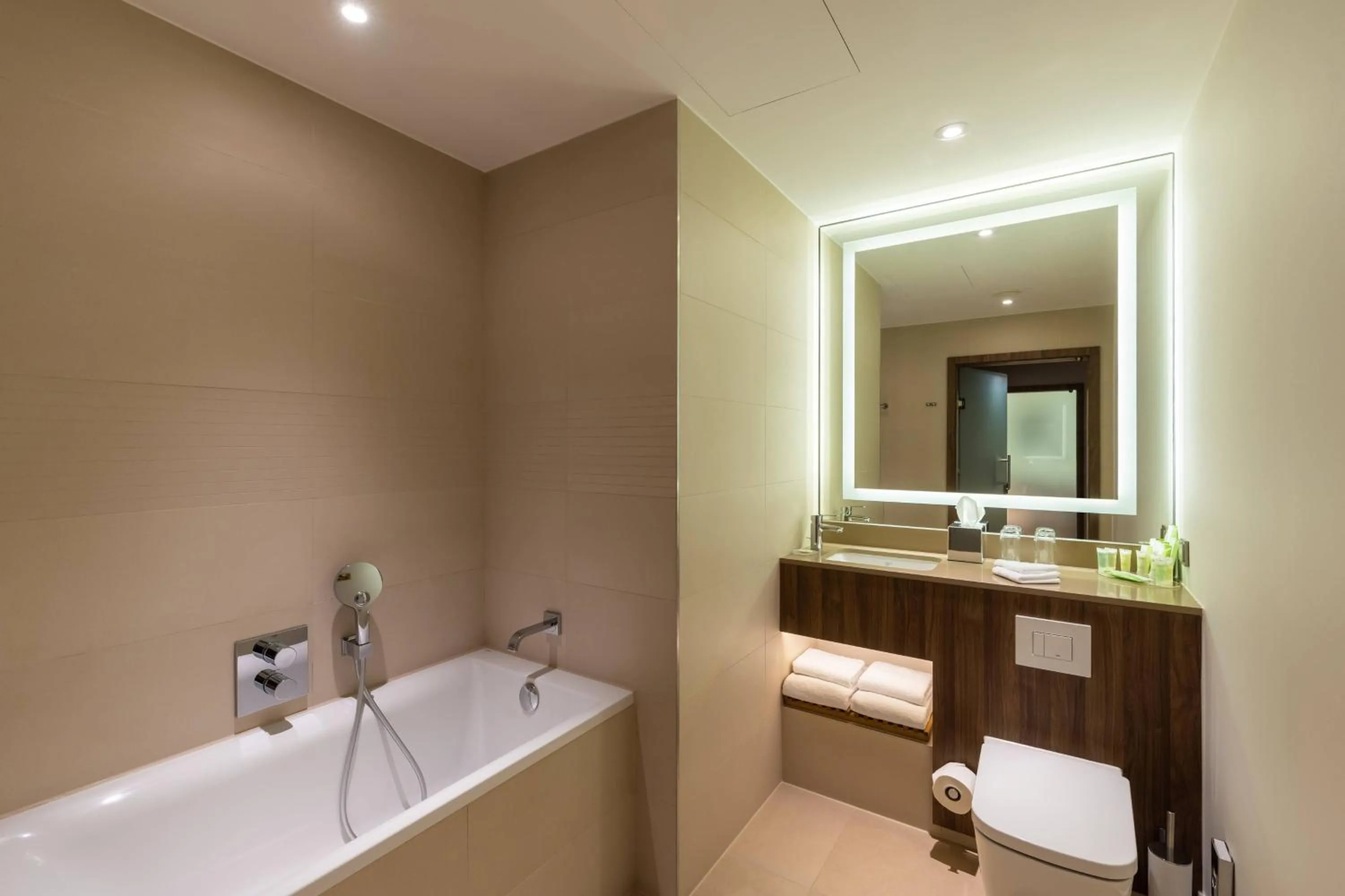 Bathroom in Courtyard by Marriott Gdynia Waterfront