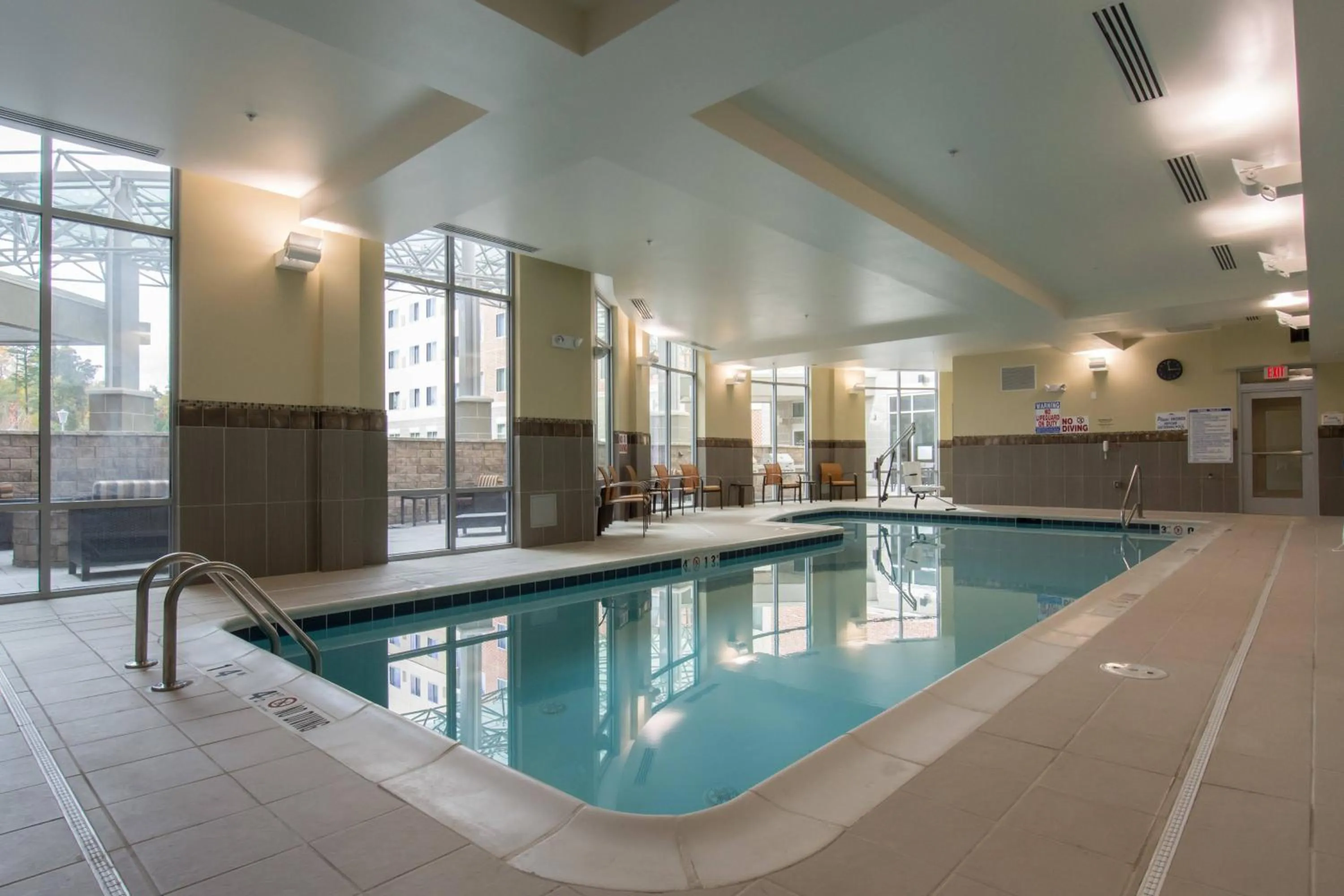 Swimming pool in Residence Inn Raleigh-Durham Airport/Brier Creek