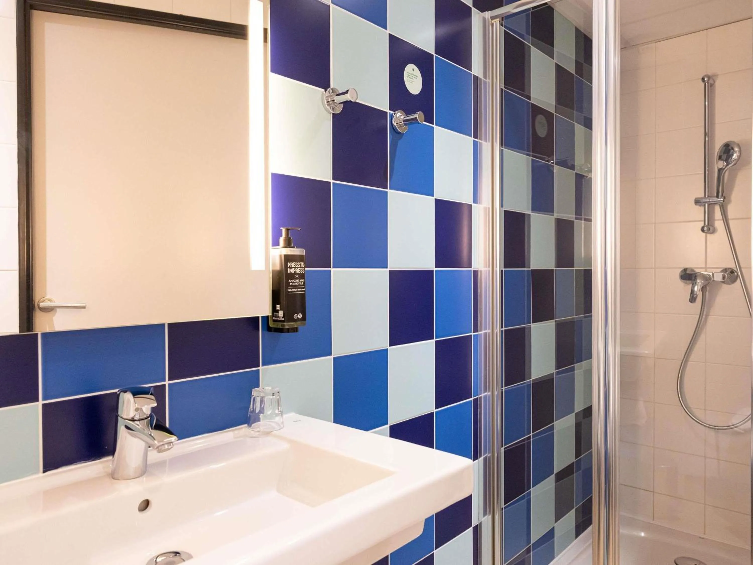 Bedroom in ibis styles Albi Centre Le Theatro