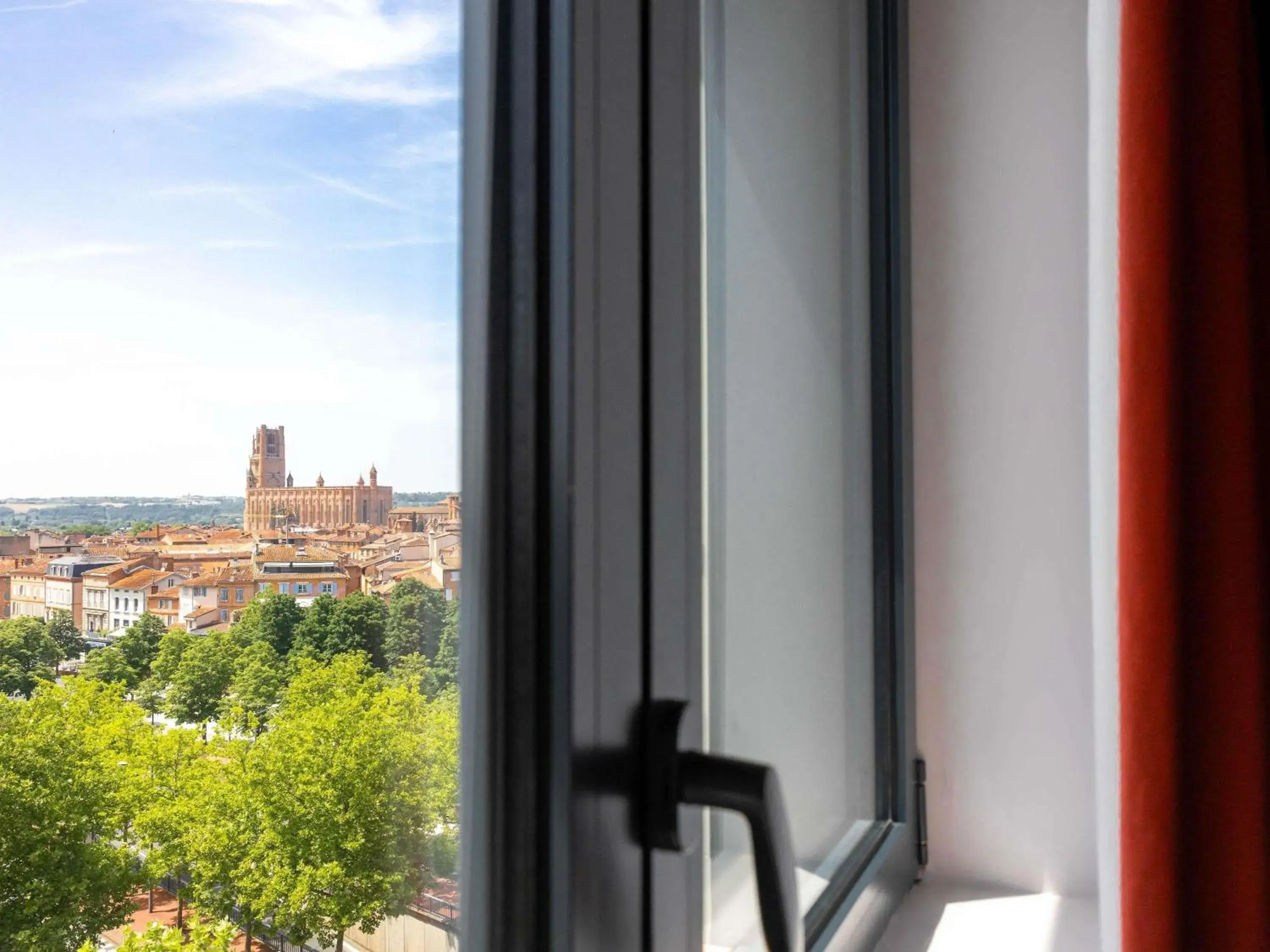 Property building in ibis styles Albi Centre Le Theatro Property building in ibis styles Albi Centre Le Theatro