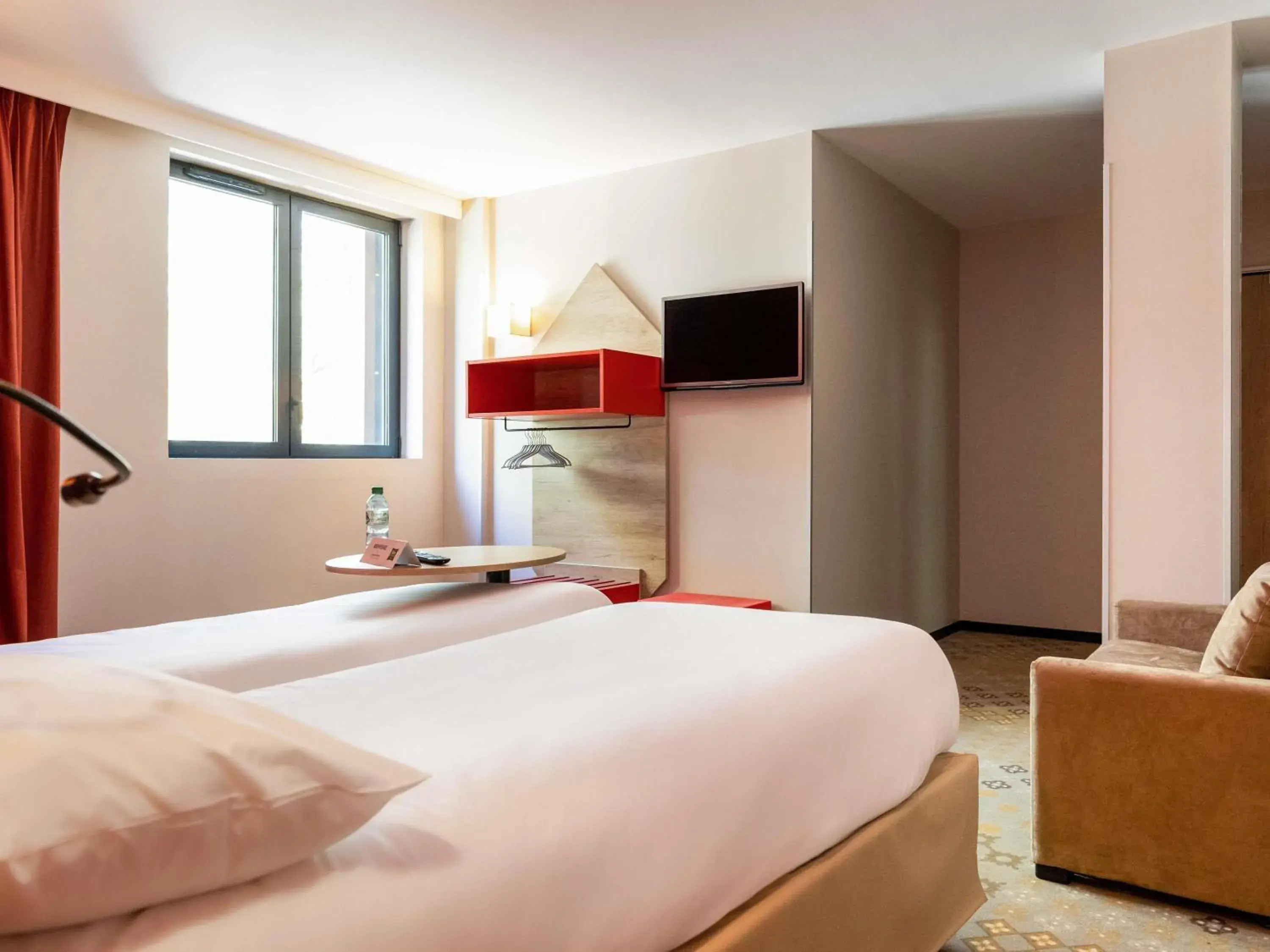 Bedroom, Bed in ibis styles Albi Centre Le Theatro Bedroom, Bed in ibis styles Albi Centre Le Theatro