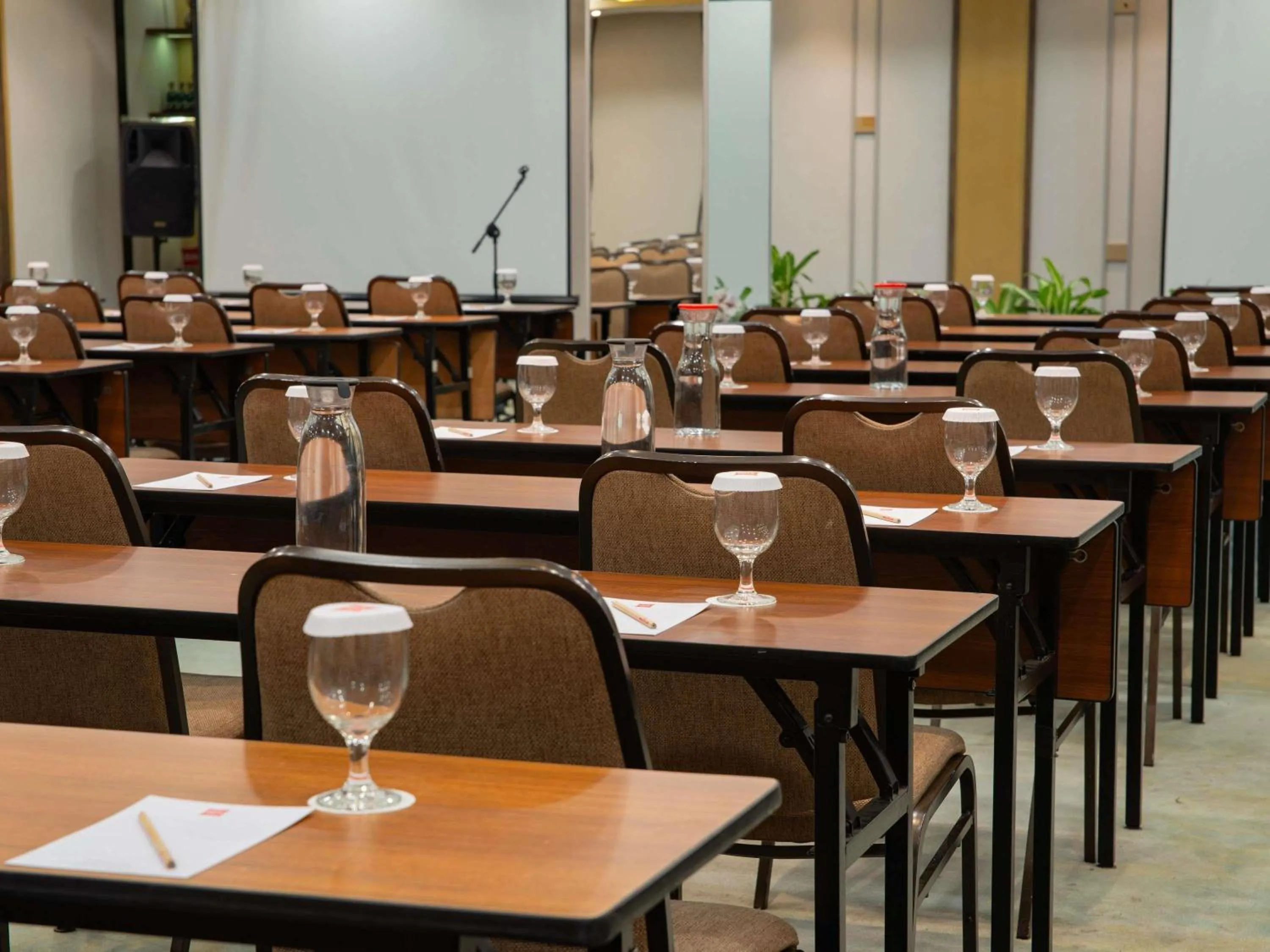 Meeting/conference room in Ibis Bandung Pasteur