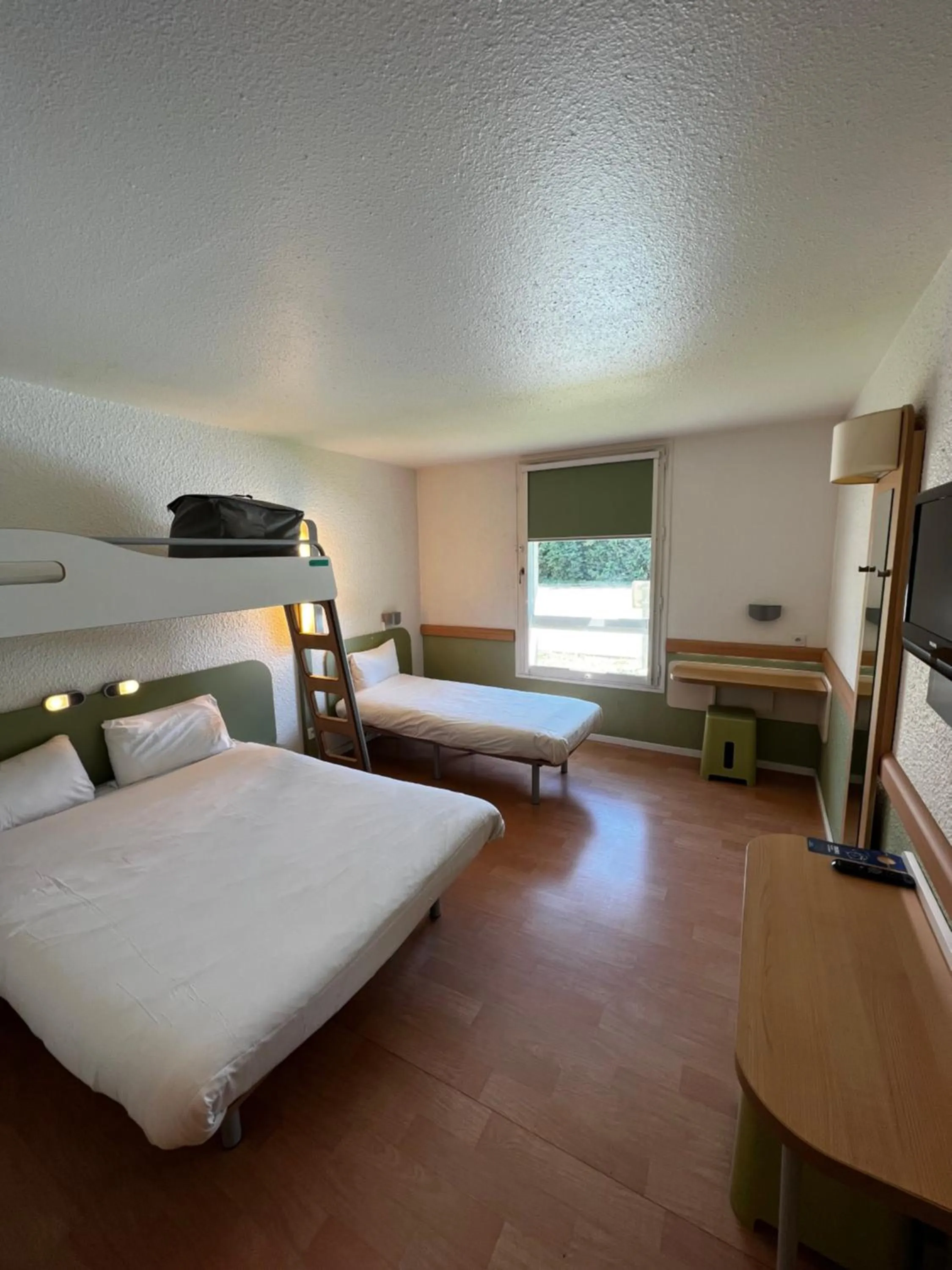 Bed in Ibis Budget Marseille Est Porte d'Aubagne