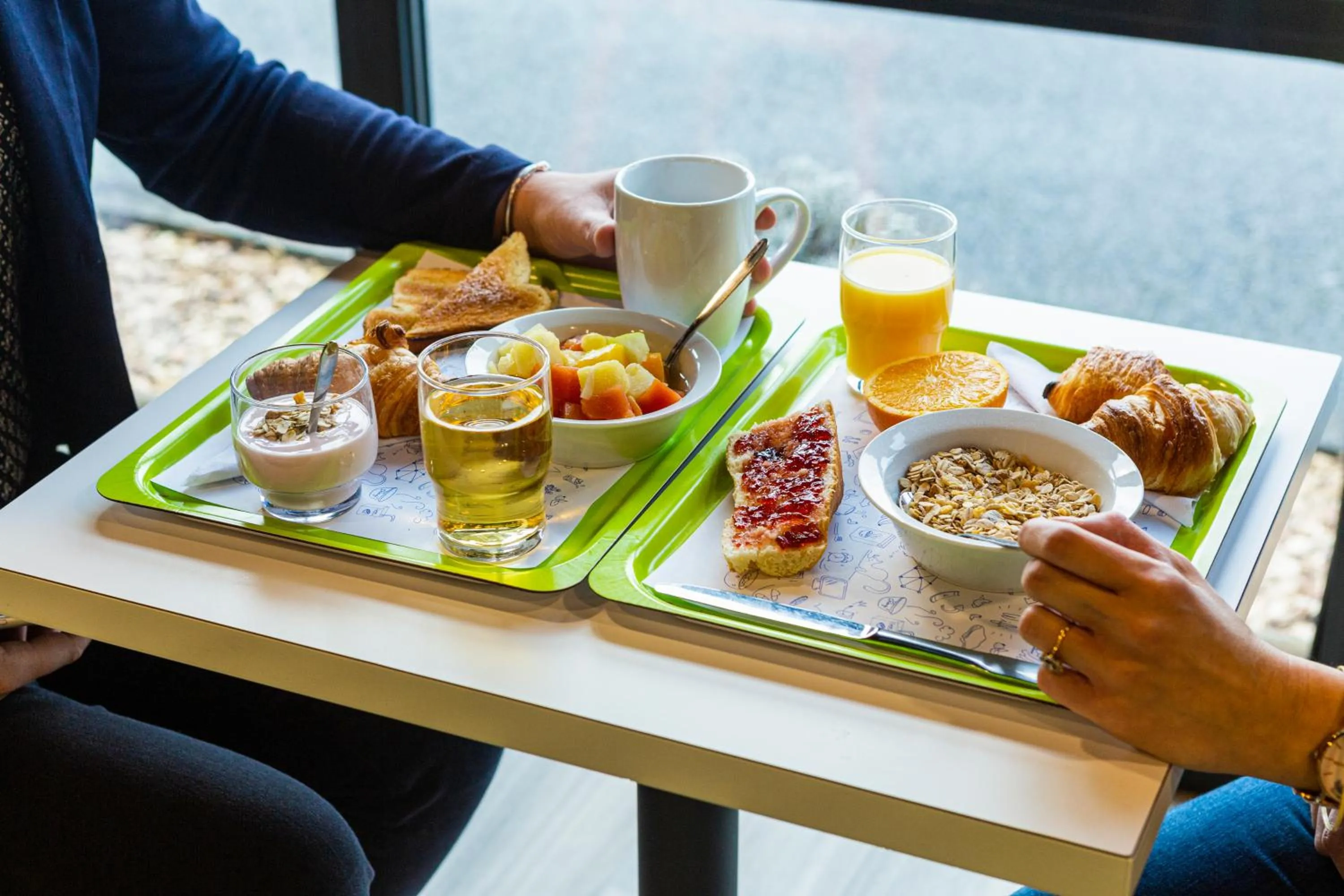 Food and drinks in Ibis Budget Marseille Est Porte d'Aubagne