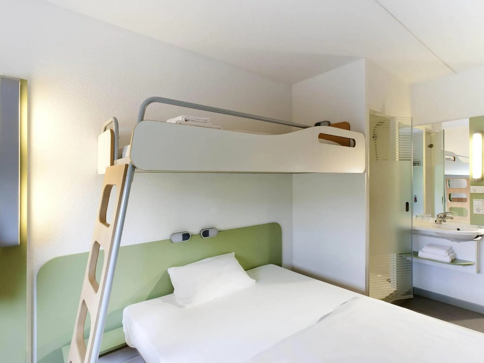 Bedroom, Bed in Ibis Budget Marseille Est Porte d'Aubagne