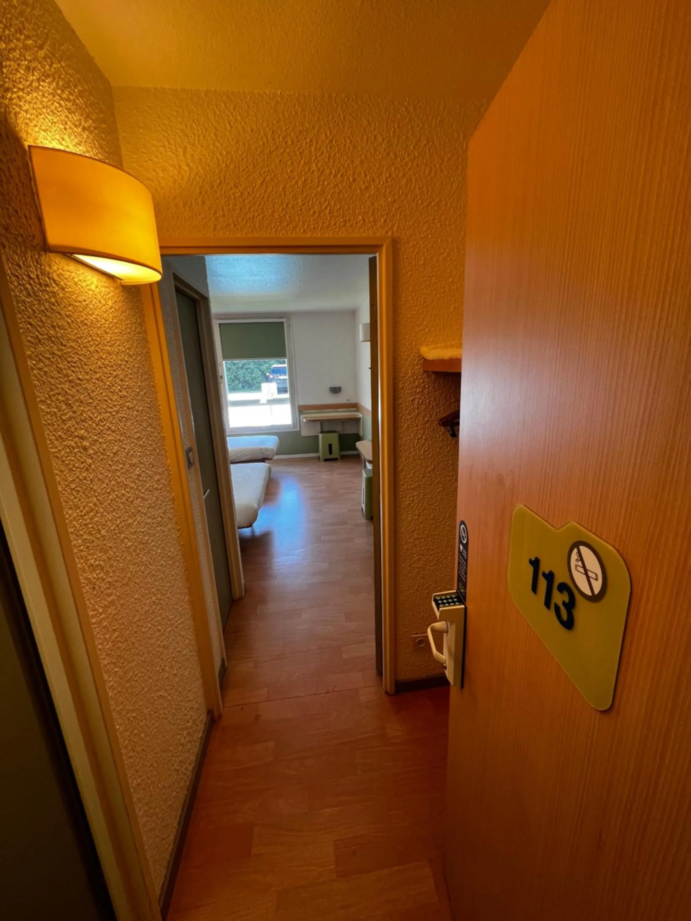 Photo of the whole room in Ibis Budget Marseille Est Porte d'Aubagne