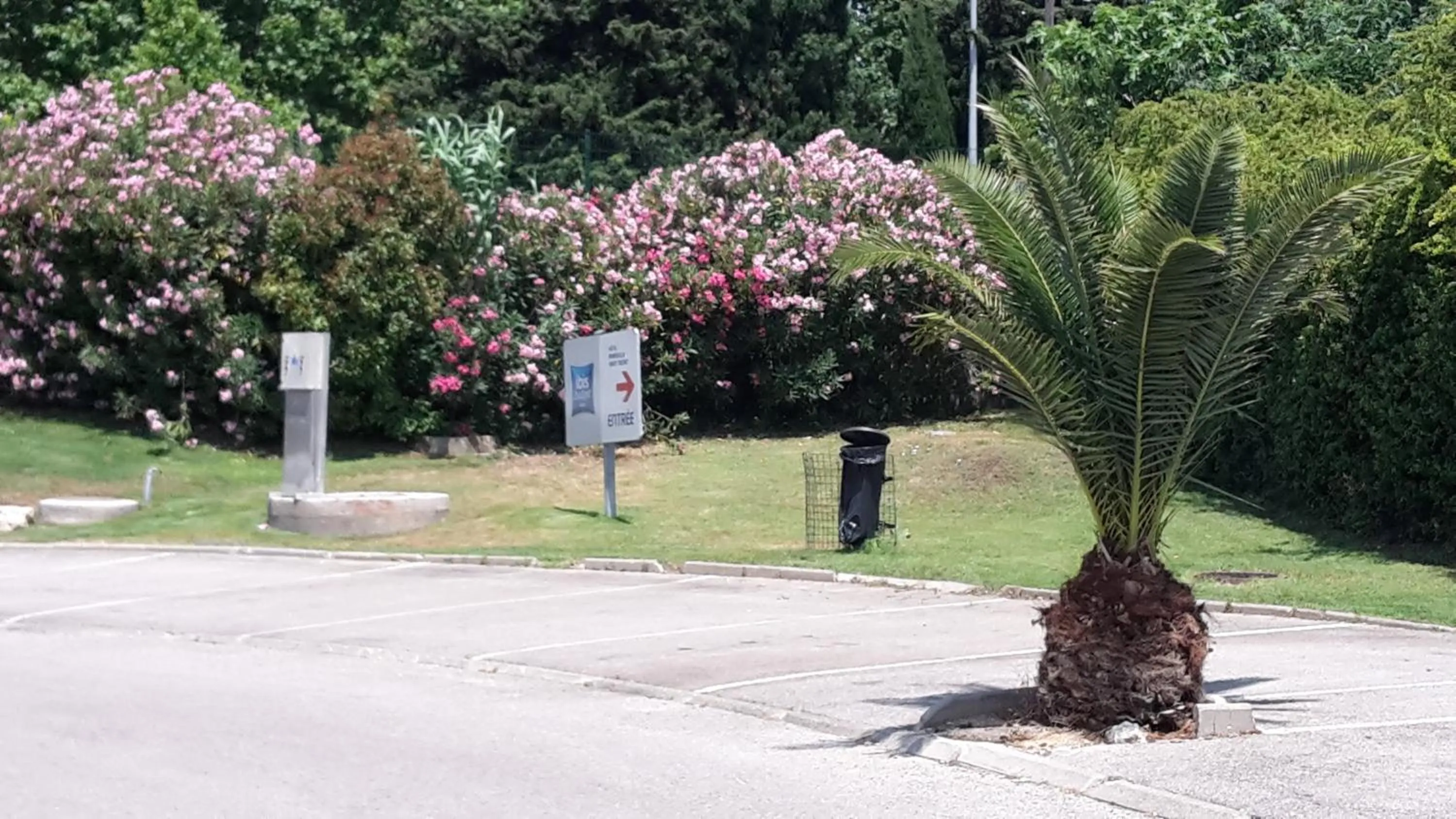Parking in Ibis Budget Marseille Est Porte d'Aubagne