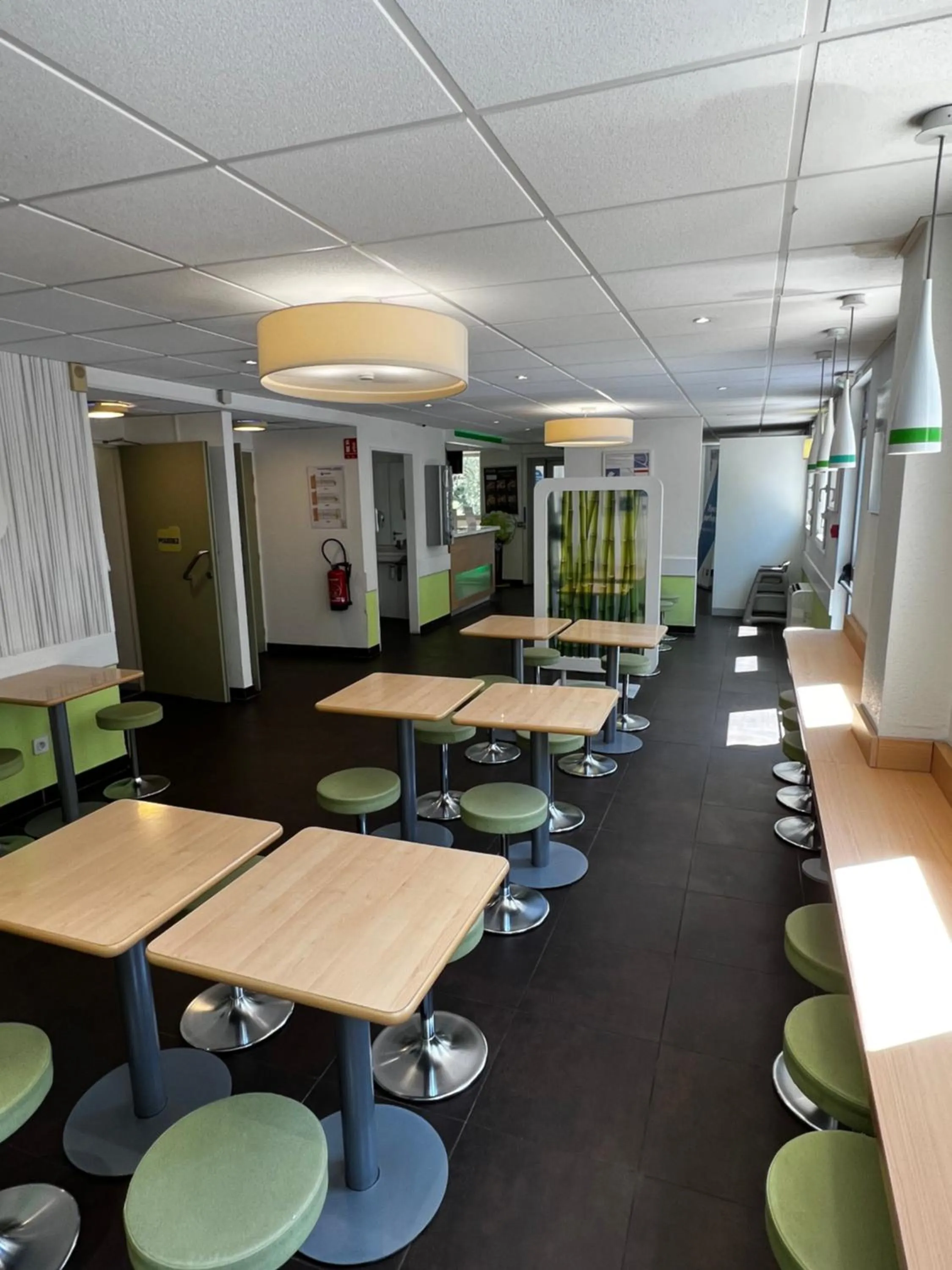 Communal lounge/ TV room in Ibis Budget Marseille Est Porte d'Aubagne