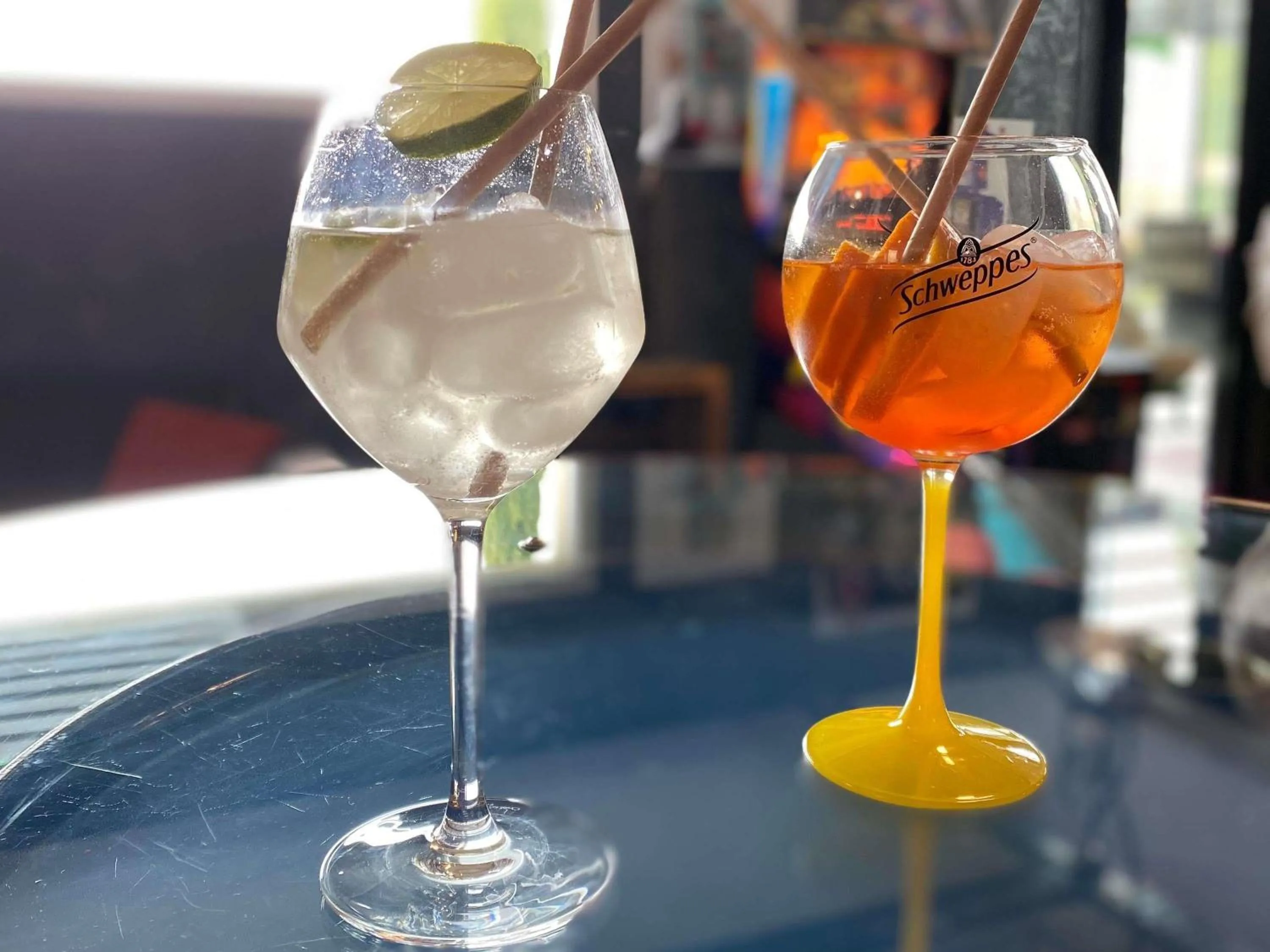 Lounge or bar in ibis Styles Vierzon