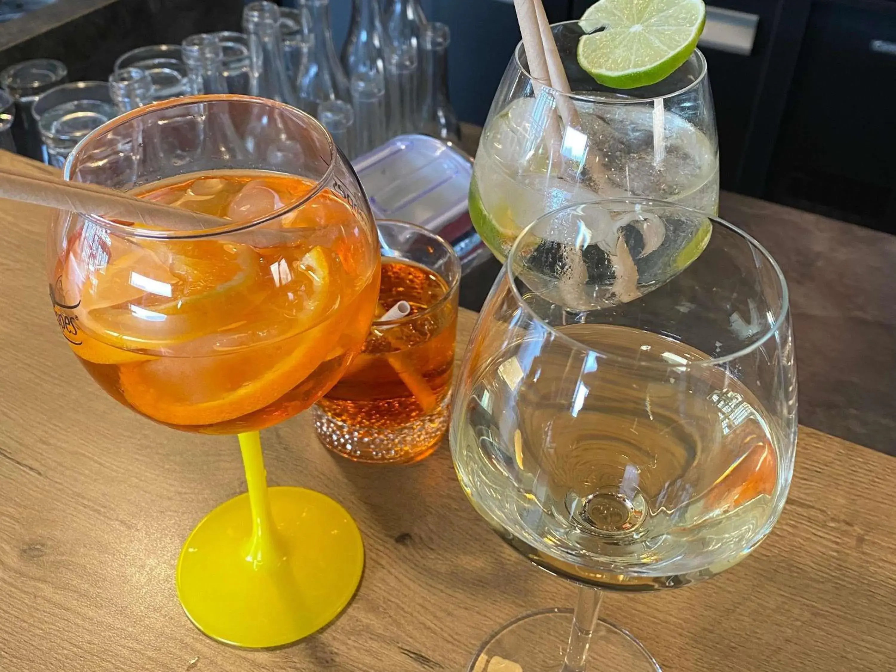 Lounge or bar in ibis Styles Vierzon Lounge or bar in ibis Styles Vierzon