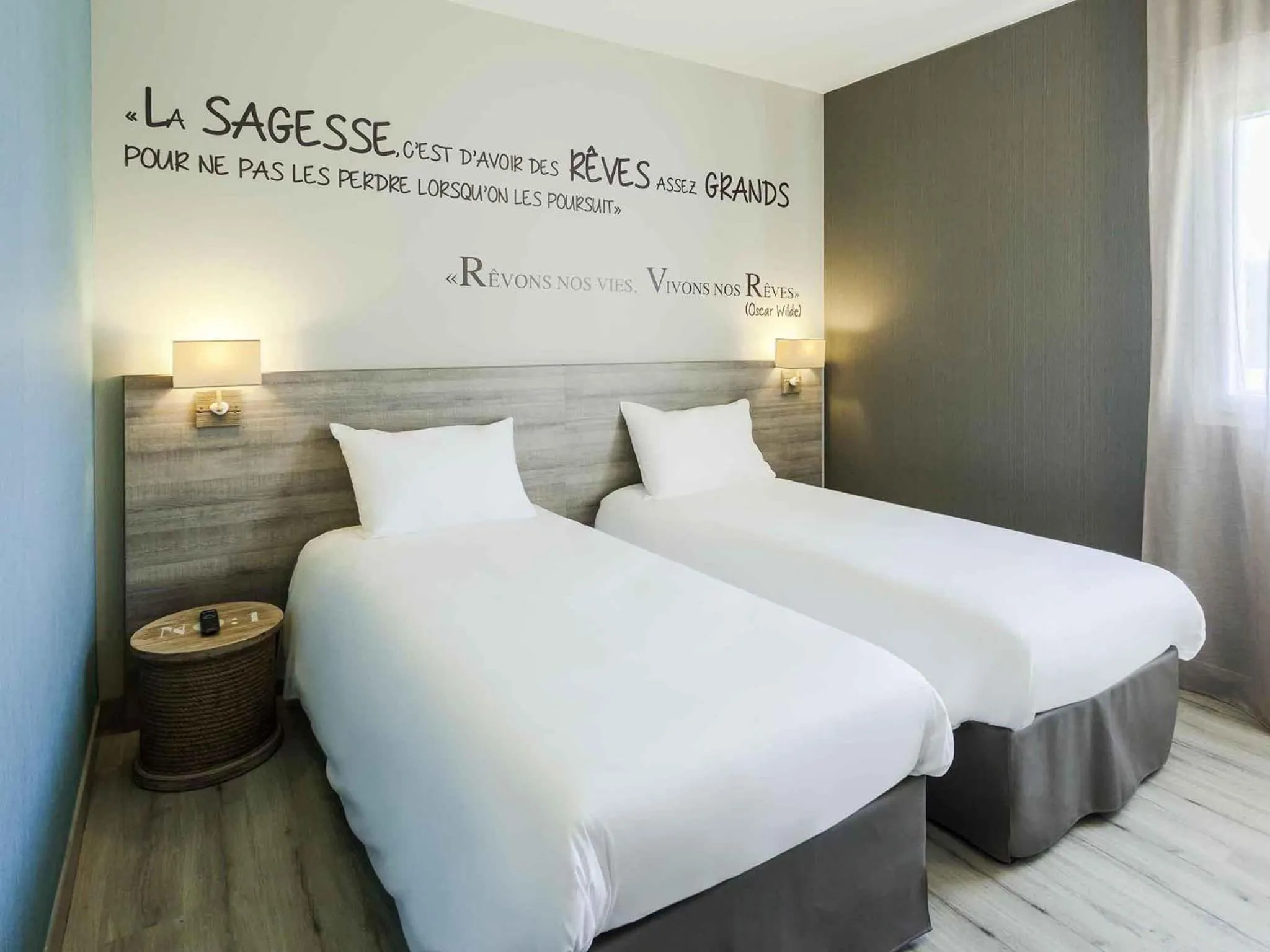 Bedroom, Bed in ibis Styles Vierzon