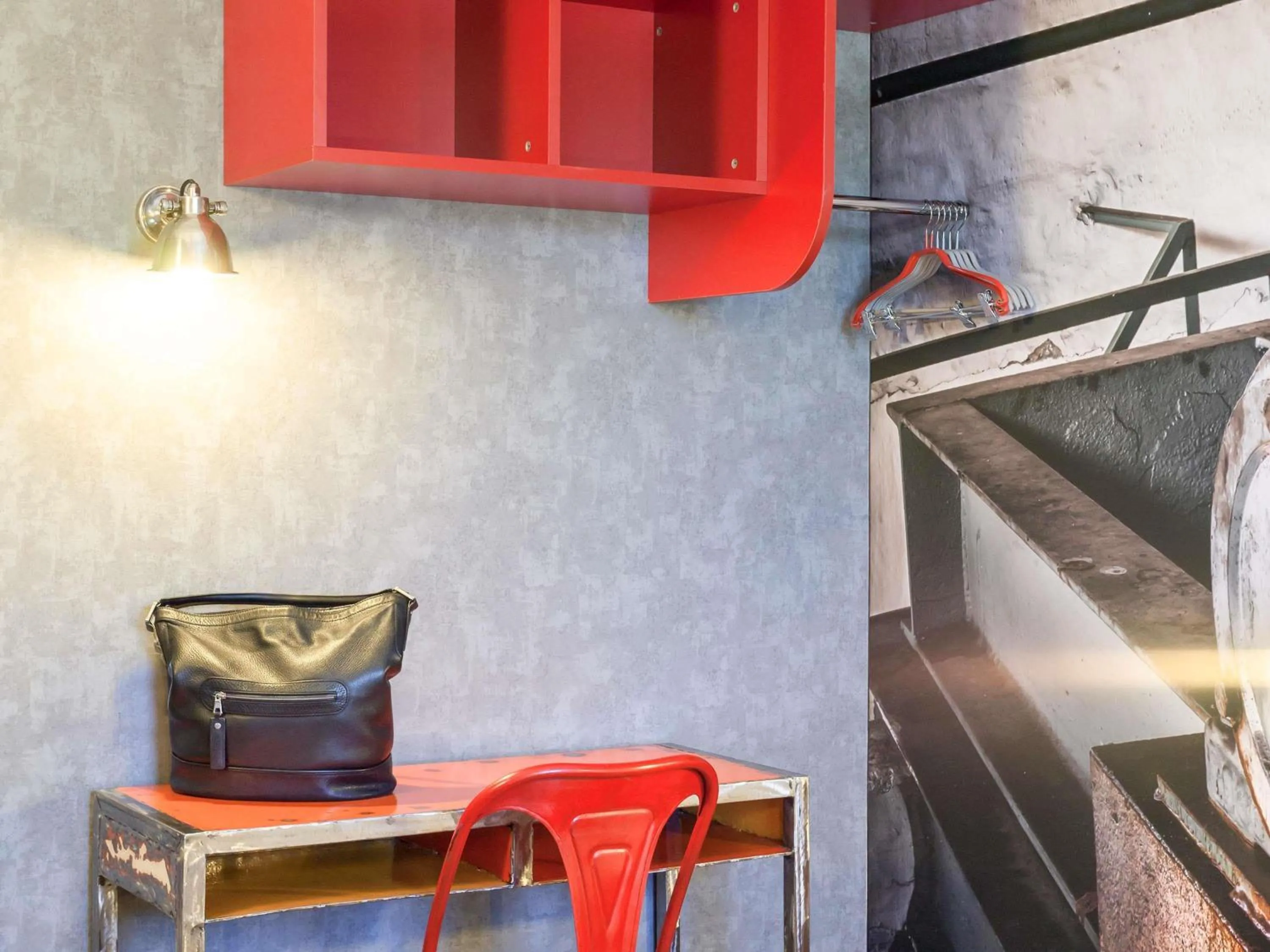 Bedroom in ibis Styles Vierzon