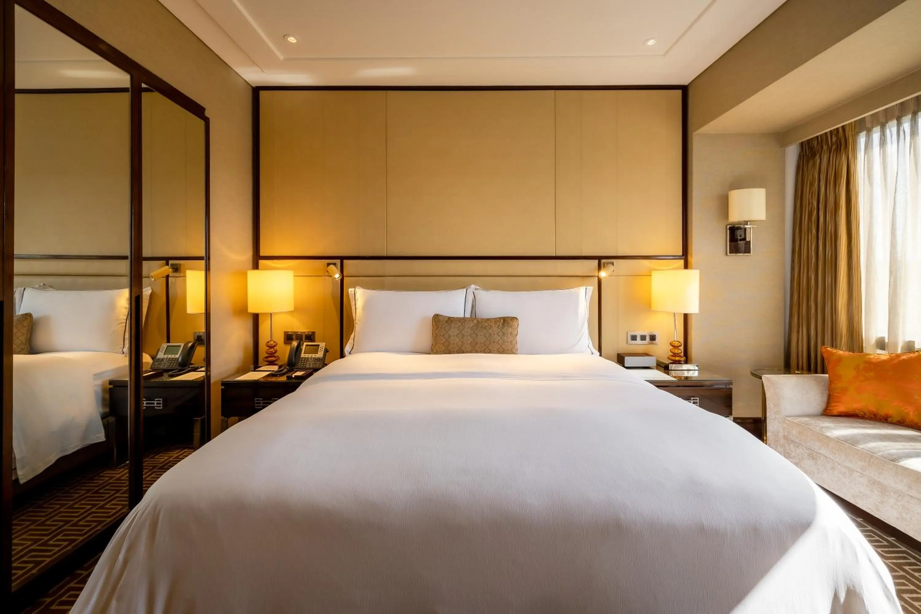 Bedroom, Bed in City Of Dreams - Nüwa Manila