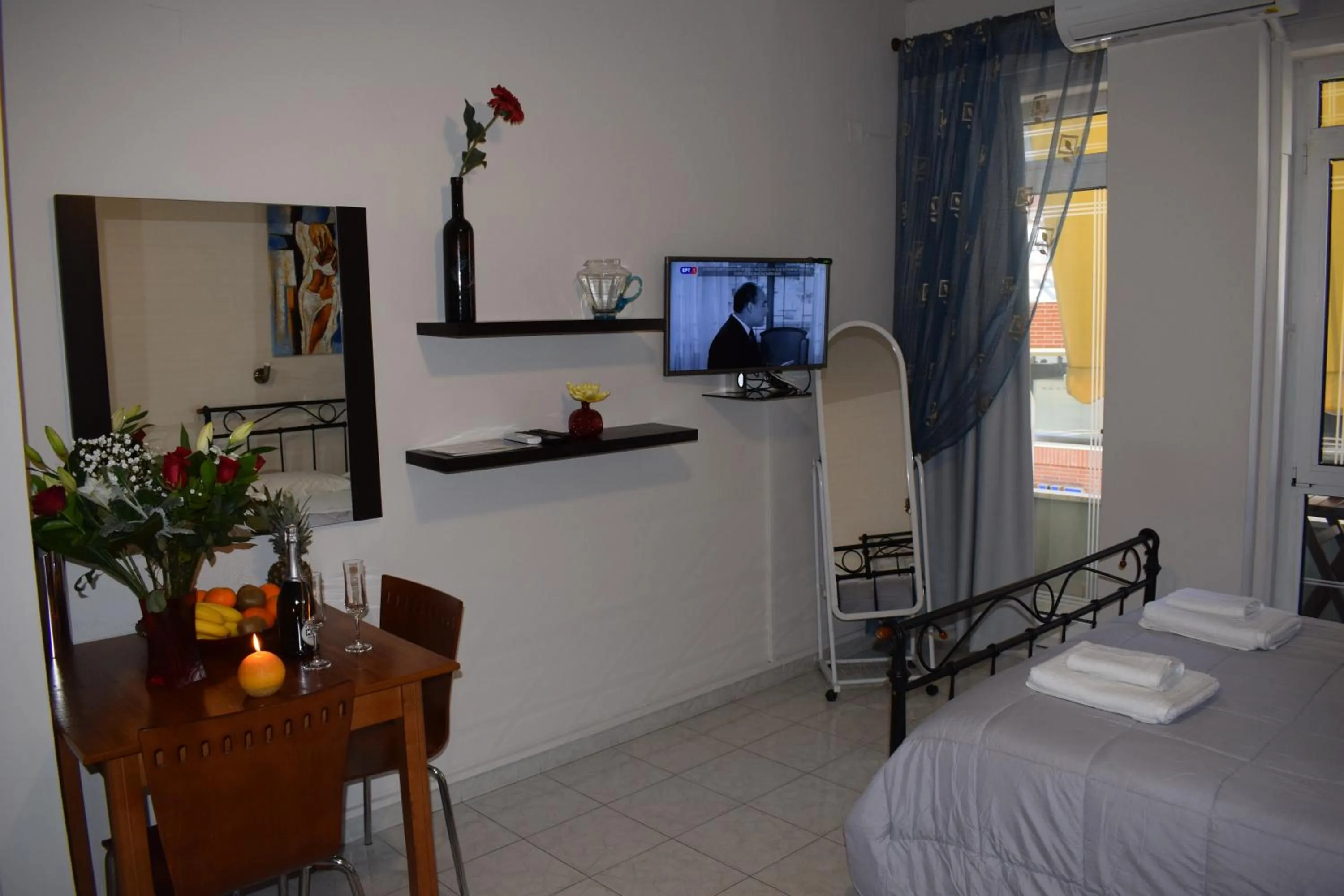 TV and multimedia in Alena Apartments