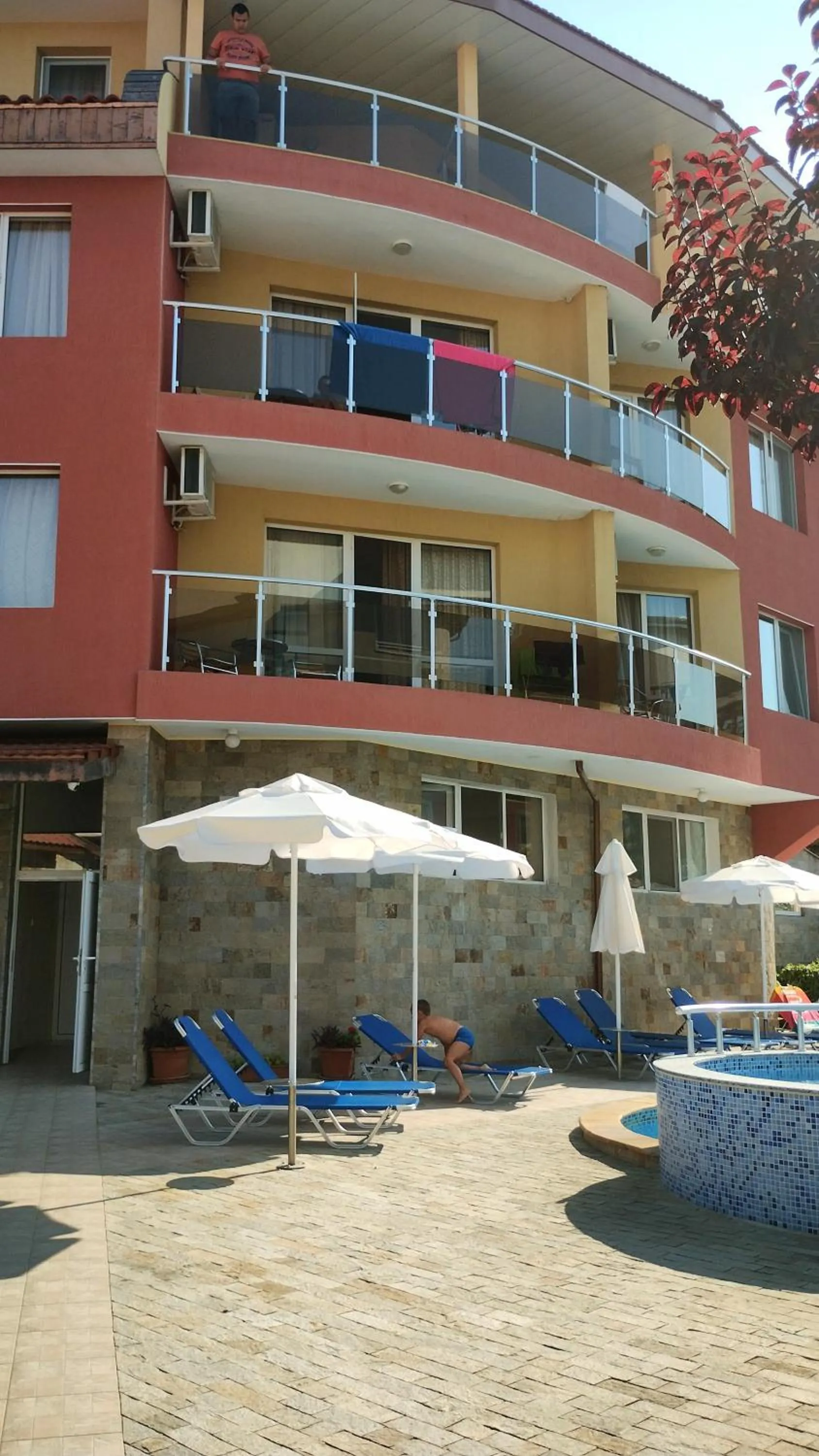 Sunny Flower Family Hotel