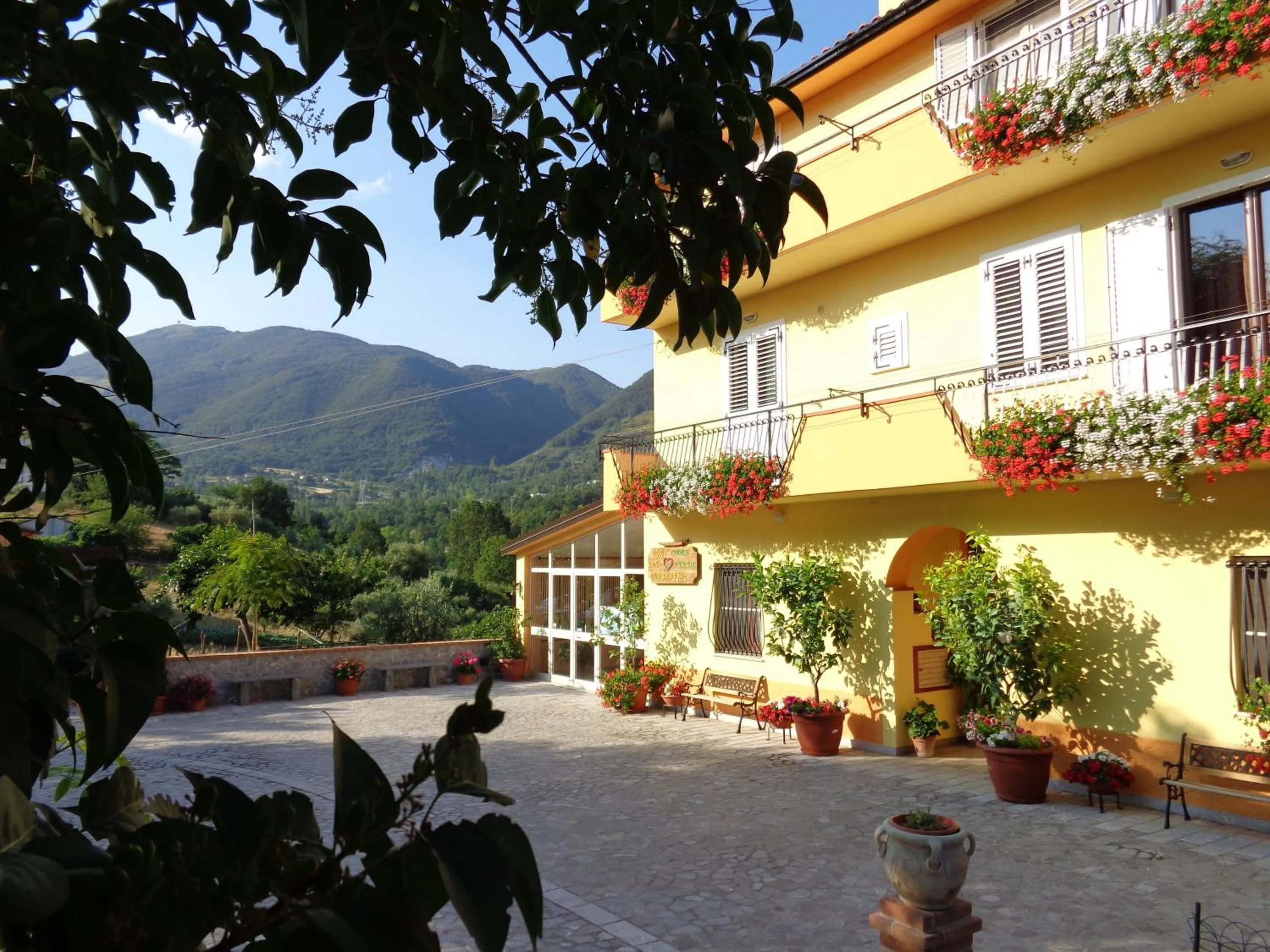 Facade/entrance in B&B Cuoreverde Pollino