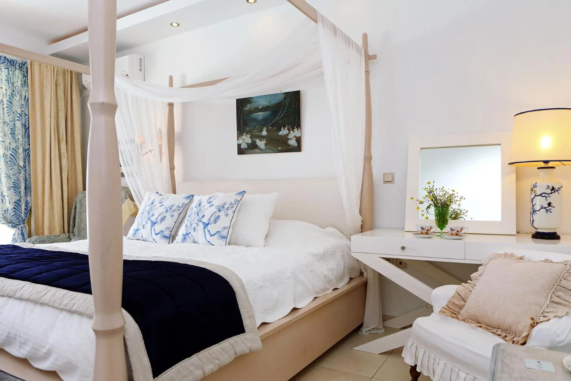 Bed in Mare Monte Small Boutique Hotel