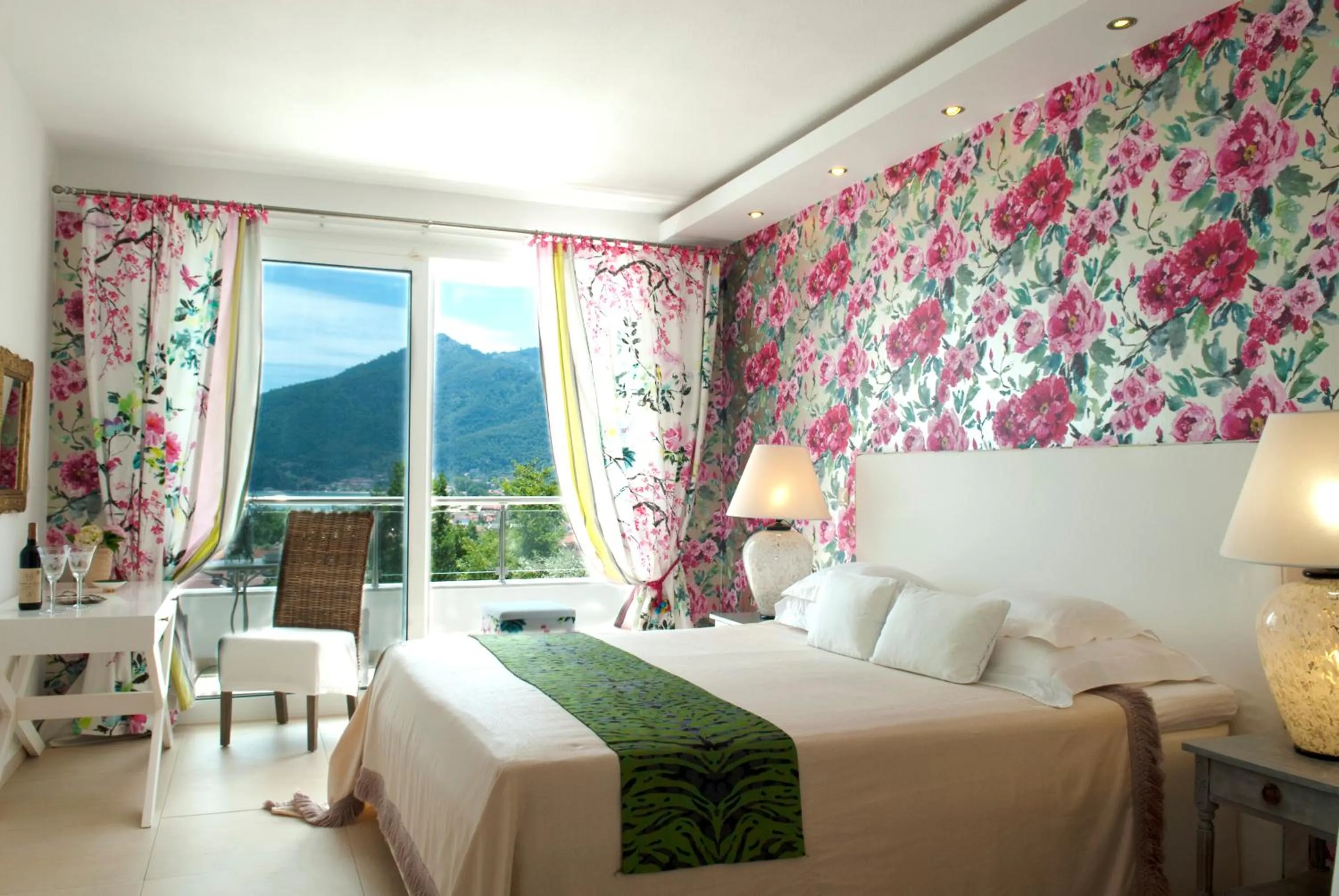 Photo of the whole room, Bed in Mare Monte Small Boutique Hotel