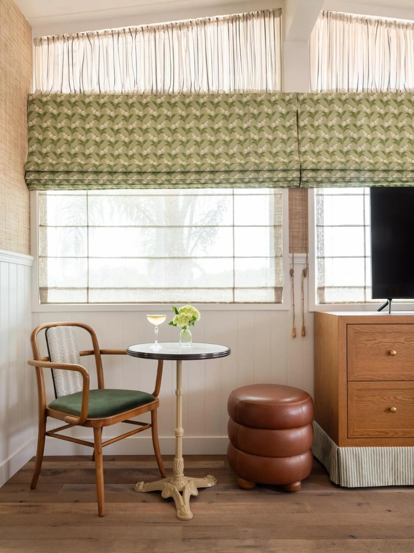 Seating area in Le Petit Pali Laguna Beach