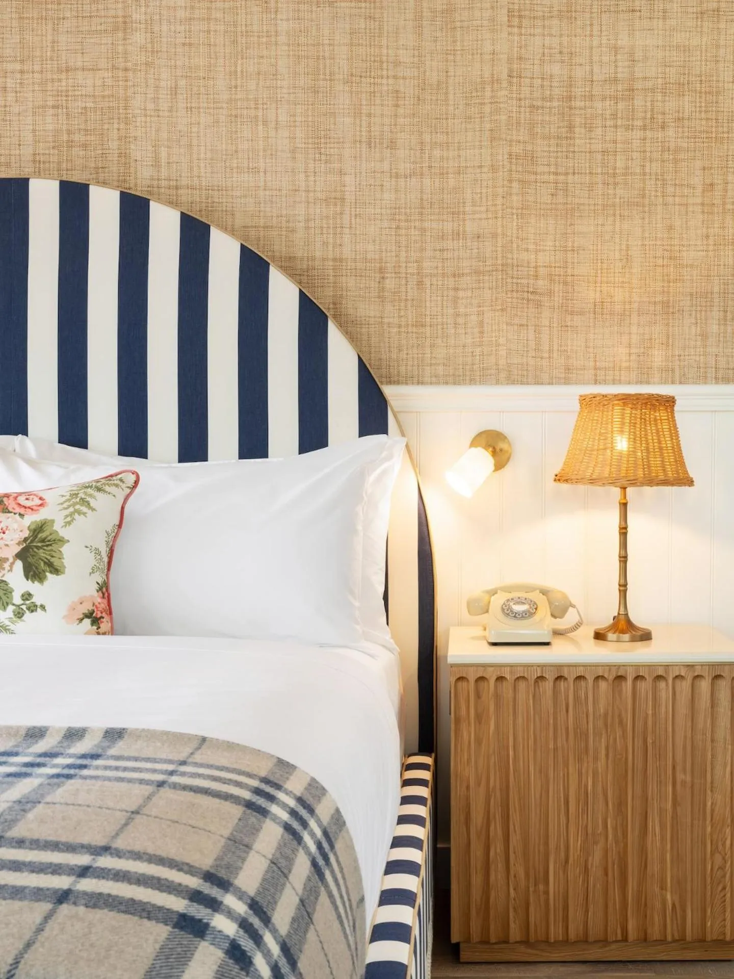 Bedroom, Bed in Le Petit Pali Laguna Beach