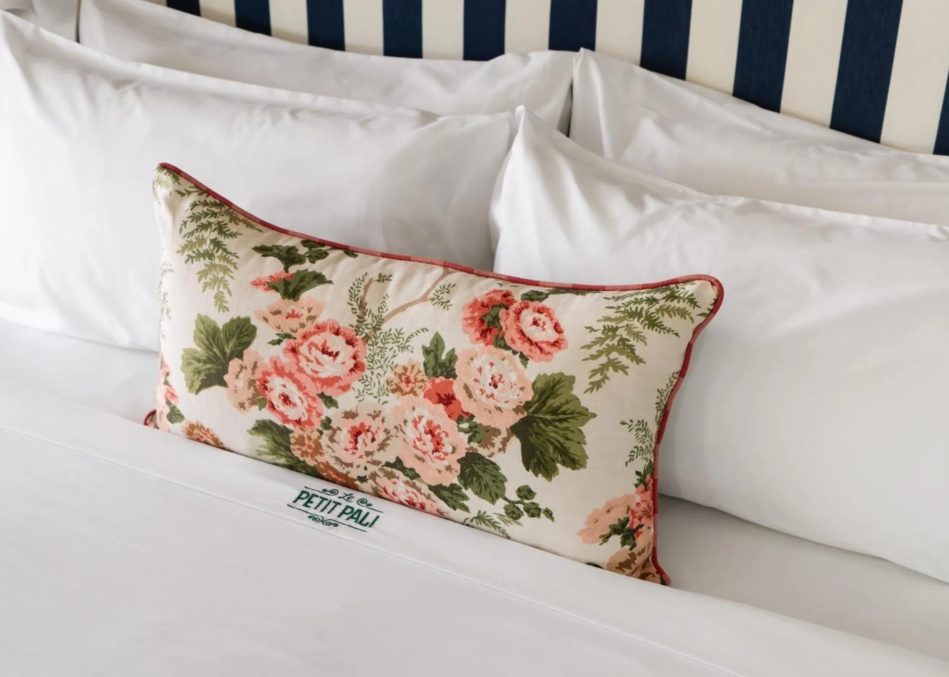 Bed in Le Petit Pali Laguna Beach