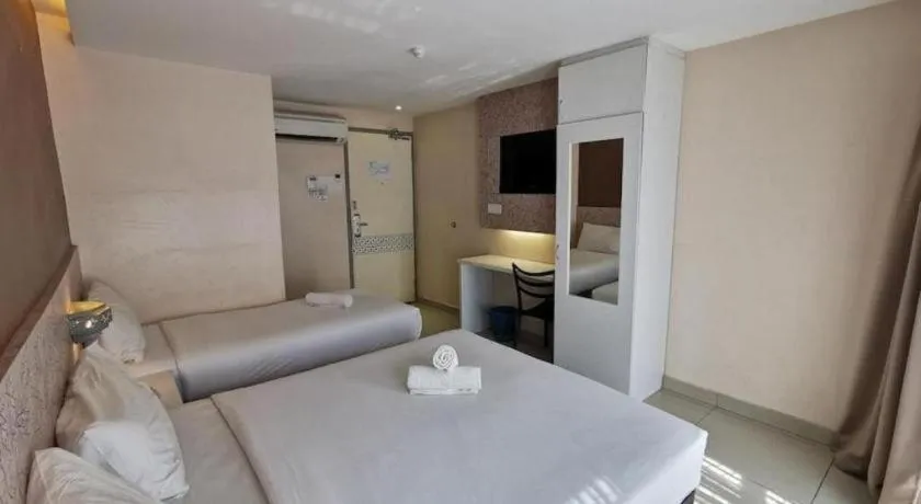 BLUEMOON BOUTIQUE HOTEL