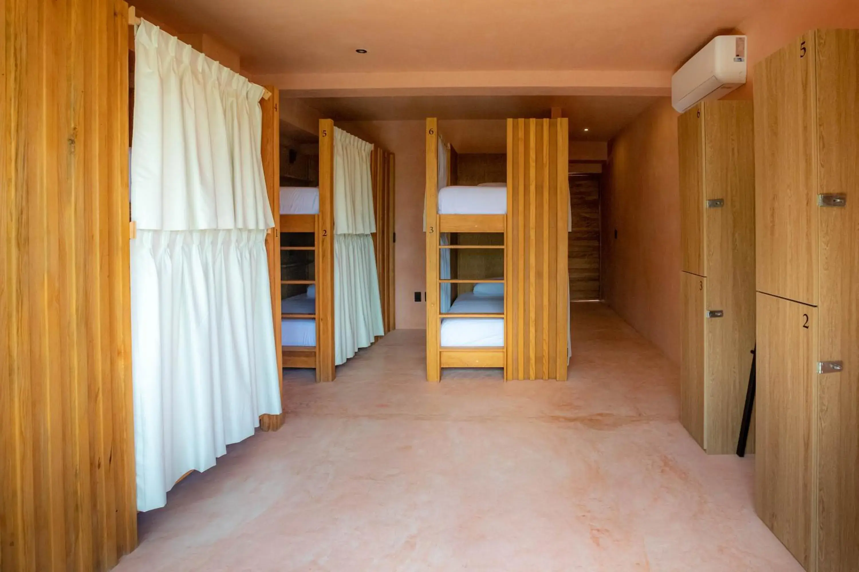 Bed in 6-Bed Mixed Dormitory Room in Casa Toro La Punta Bed in 6-Bed Mixed Dormitory Room in Casa Toro La Punta