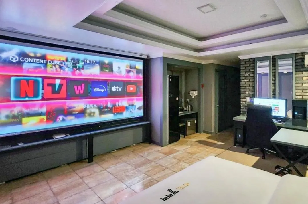 Superior King Room in Pyeongtaek Gallery Hotel