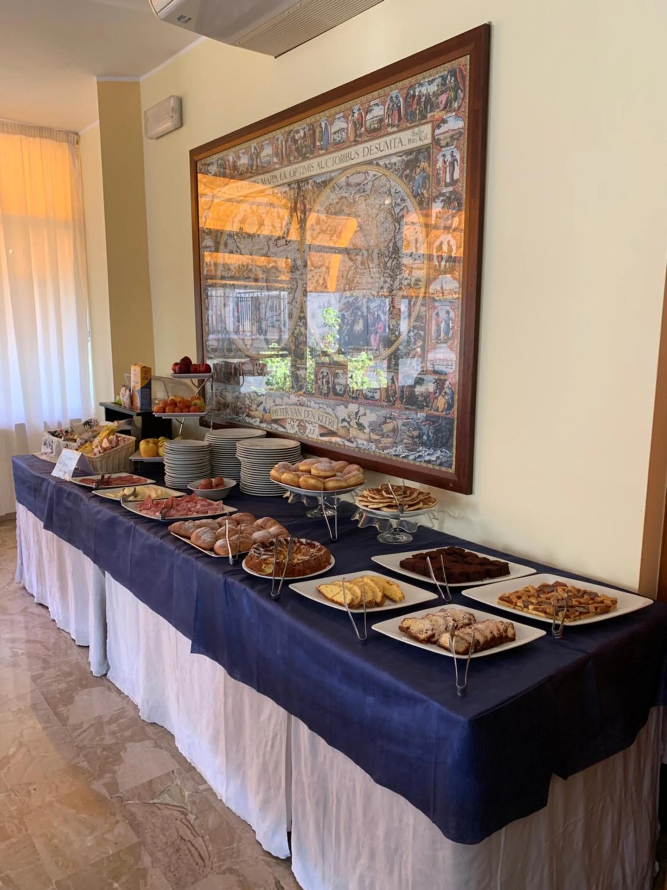 Breakfast in Hotel Moderno - Bed & Breakfast