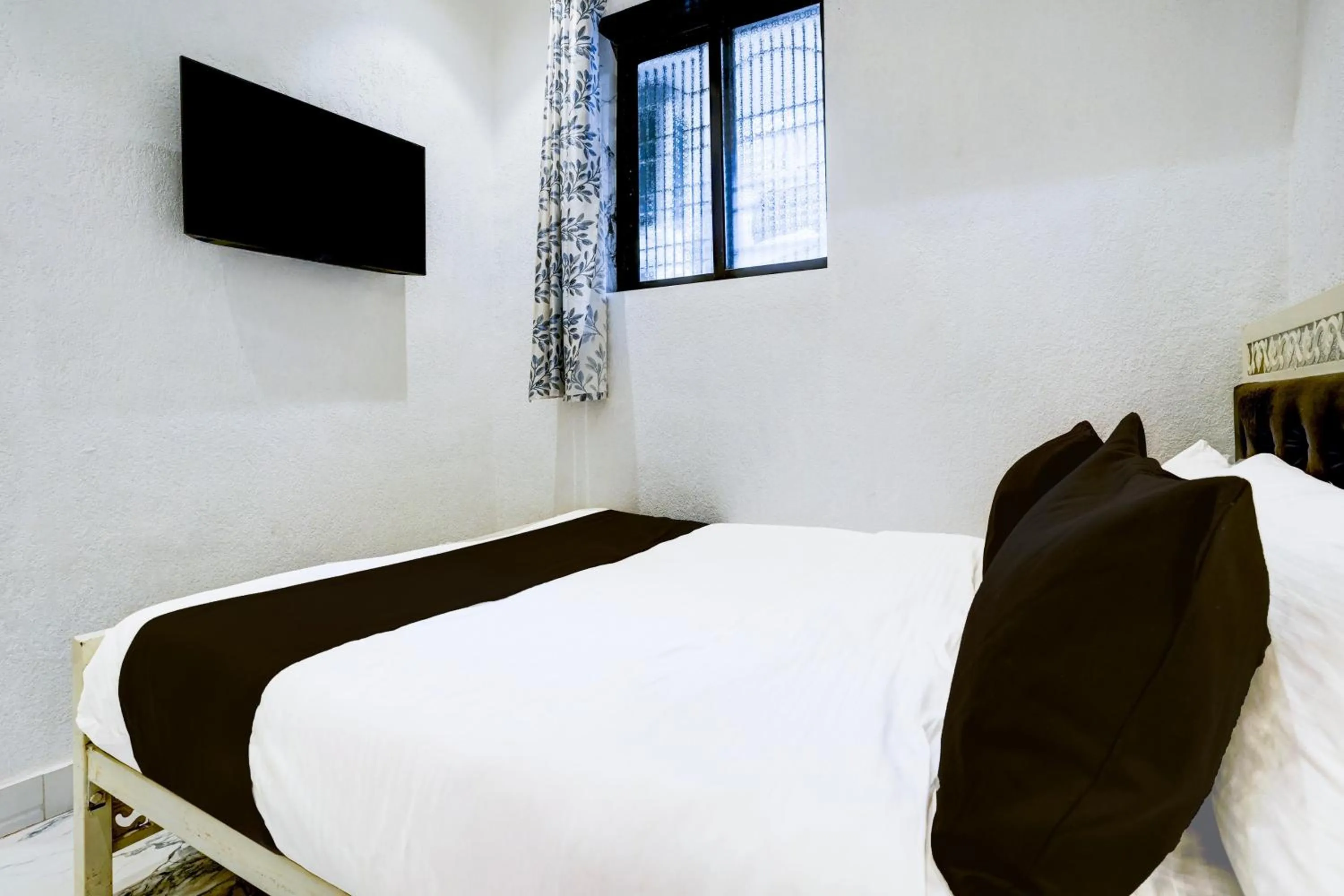 Bedroom, Bed in Super Hotel O Khar East Near Railway Station